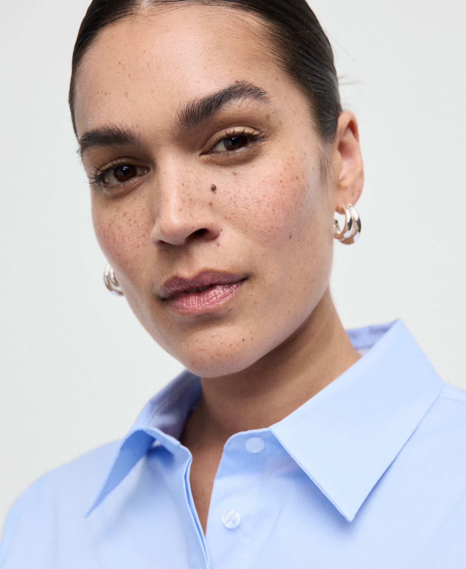 Women's Slim-Fit Poplin Long-Sleeve Button-Down Shirt