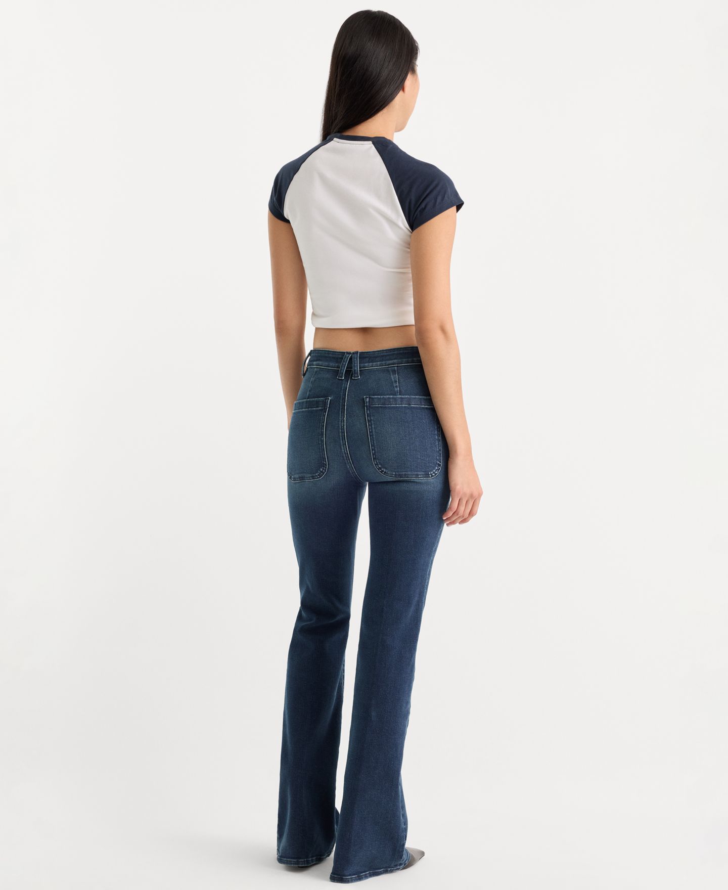 Женские джинсы Good American Petite SoftTech Mid-Rise Flare Front Pocket, цвет: Lyrical — фото 4