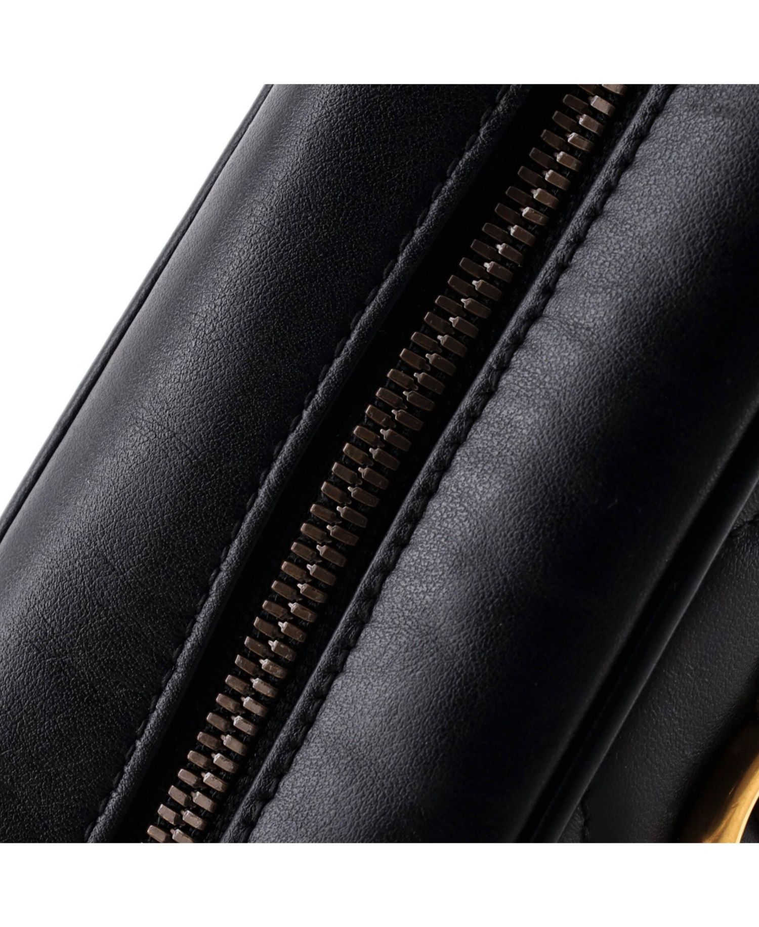 Small GG Marmont Shoulder Bag Matelasse Leather