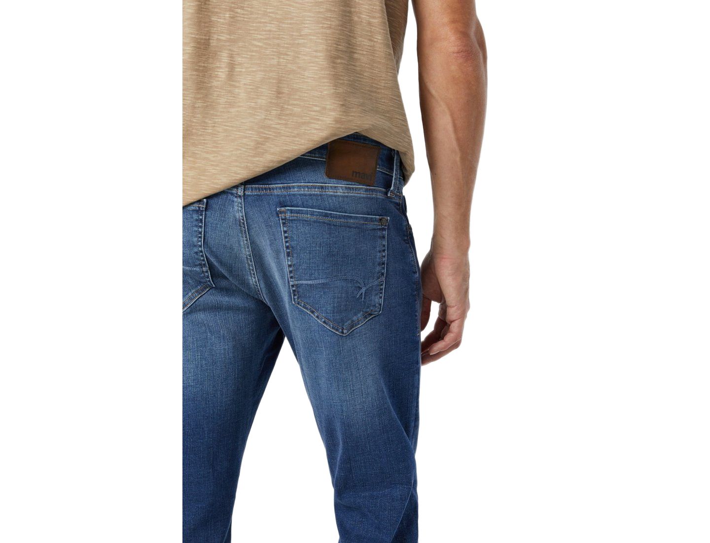 Мужские джинсы Mavi Jeans Zach Straight-Leg Stretch, цвет: Mid Brushed Organic Move — фото 5