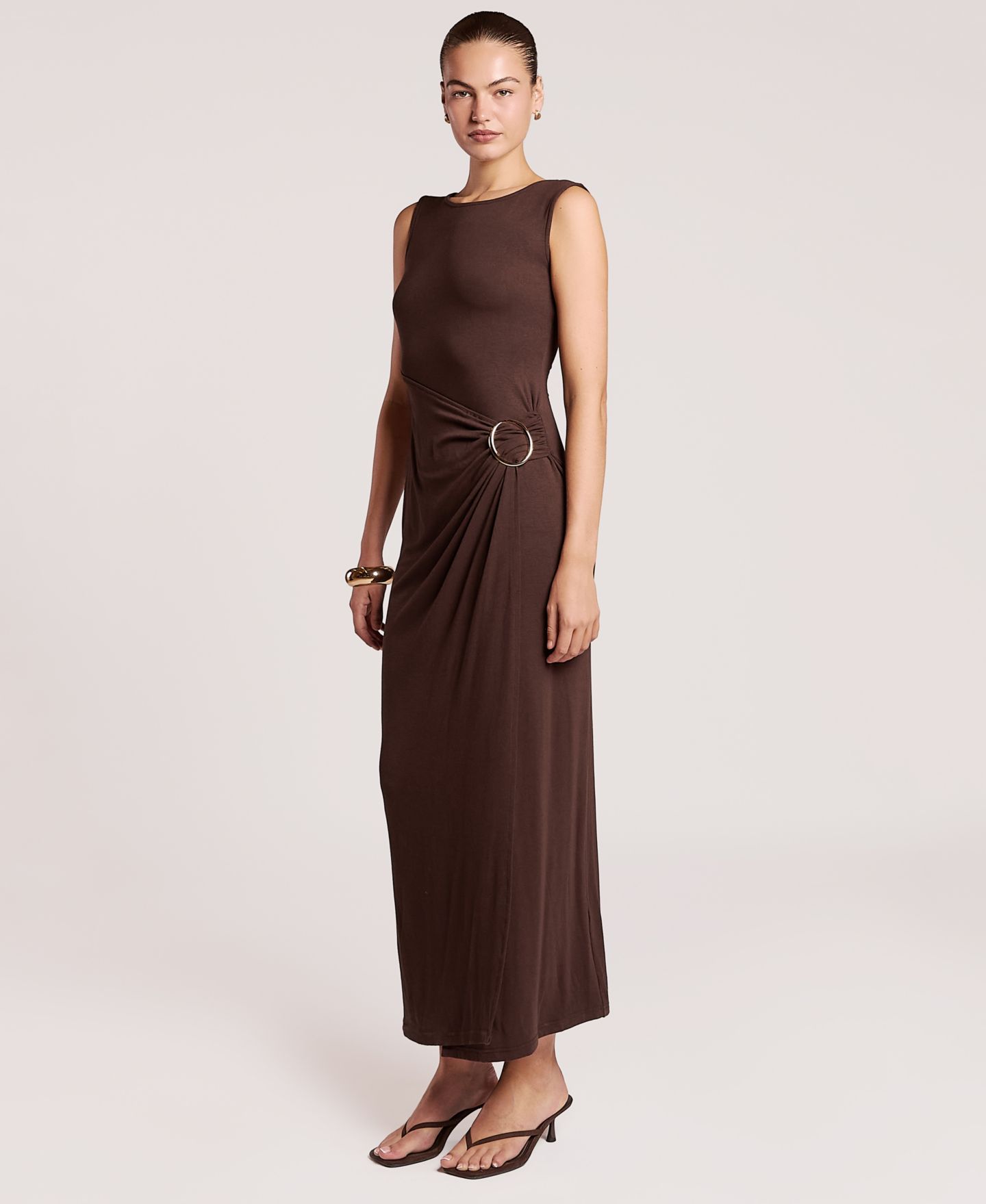 Женское платье 4th & Reckless Nia Ruched-Waist Boat-Neck Sleeveless Maxi, цвет: Шоколадный — фото 2