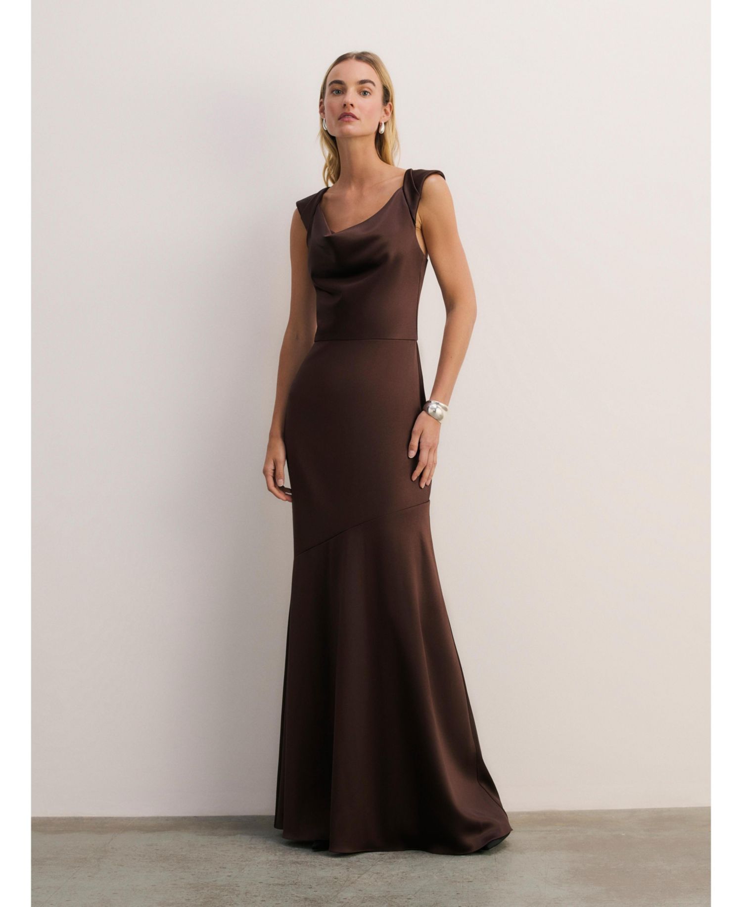 Women's Amorosi Cowl Neck Fit & Flare Sleeveless Gown