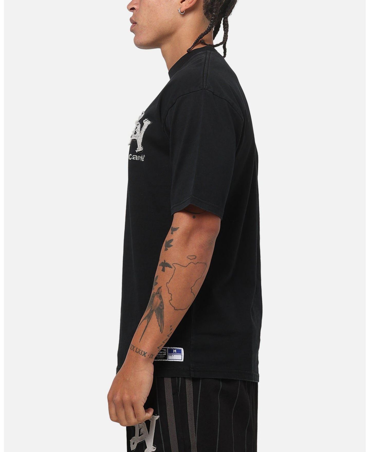 Мужская футболка CARRE Los Angeles City Series Oversized-Fit Contrast Gothic Chest Logo Print, цвет: Чёрный — фото 5