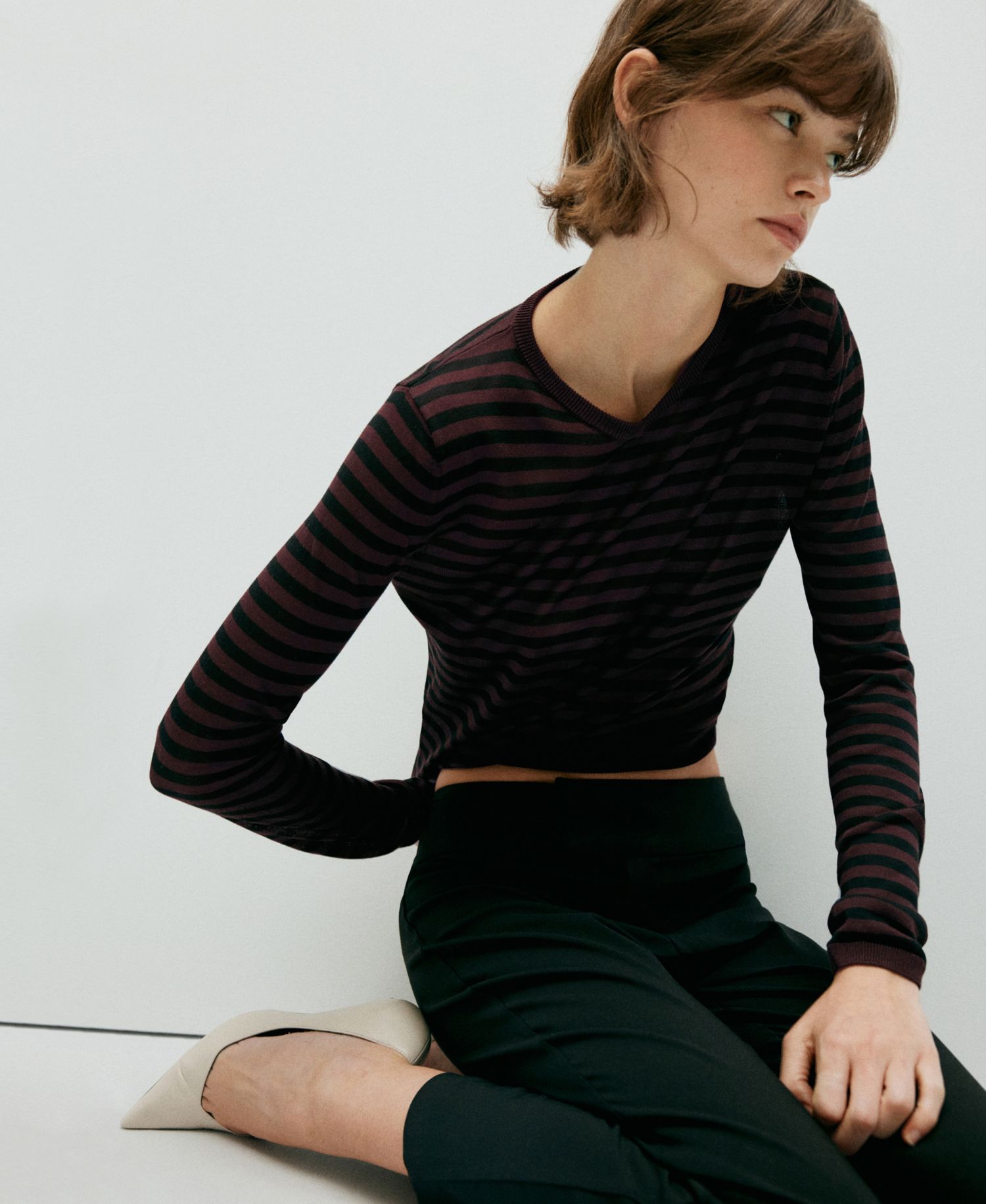 Women's Long-Sleeve V-Neck Striped Pullover