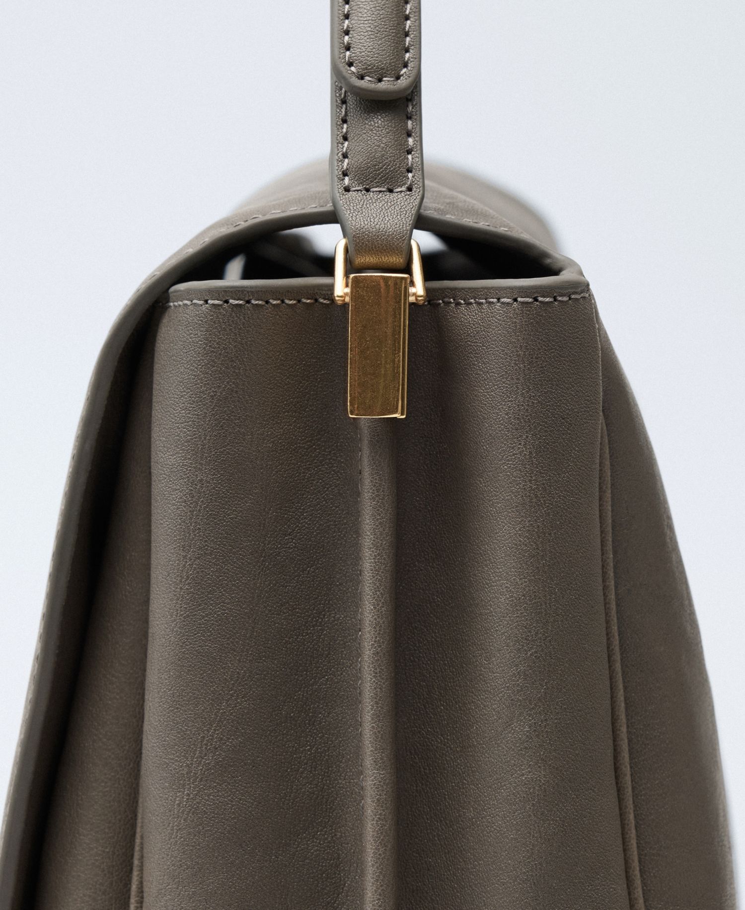 Women's Selection Medium Leather Flap Shoulder Bag