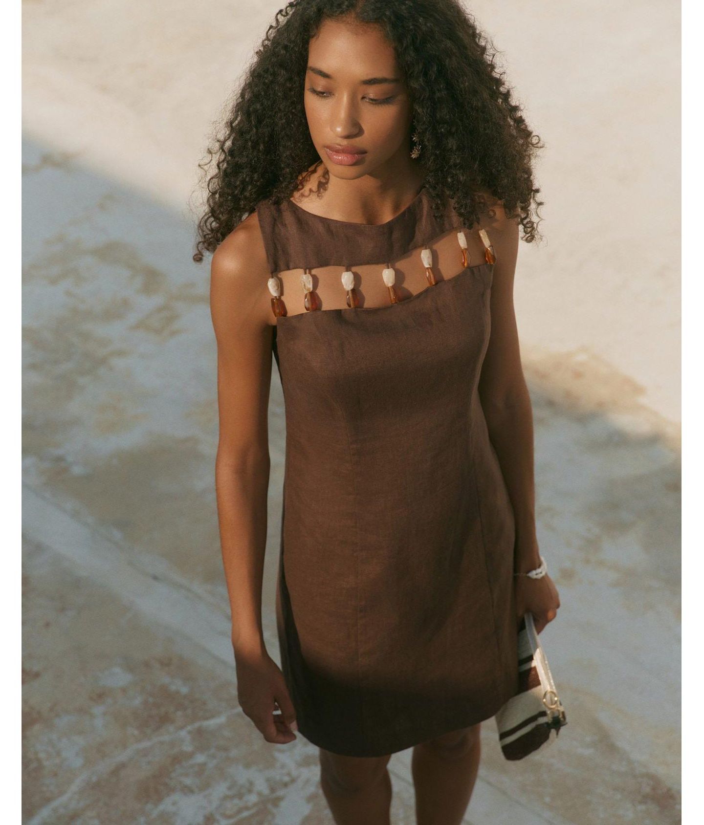Женское платье Mint Velvet Beaded Cutout Mini, цвет: Коричневый — фото 3
