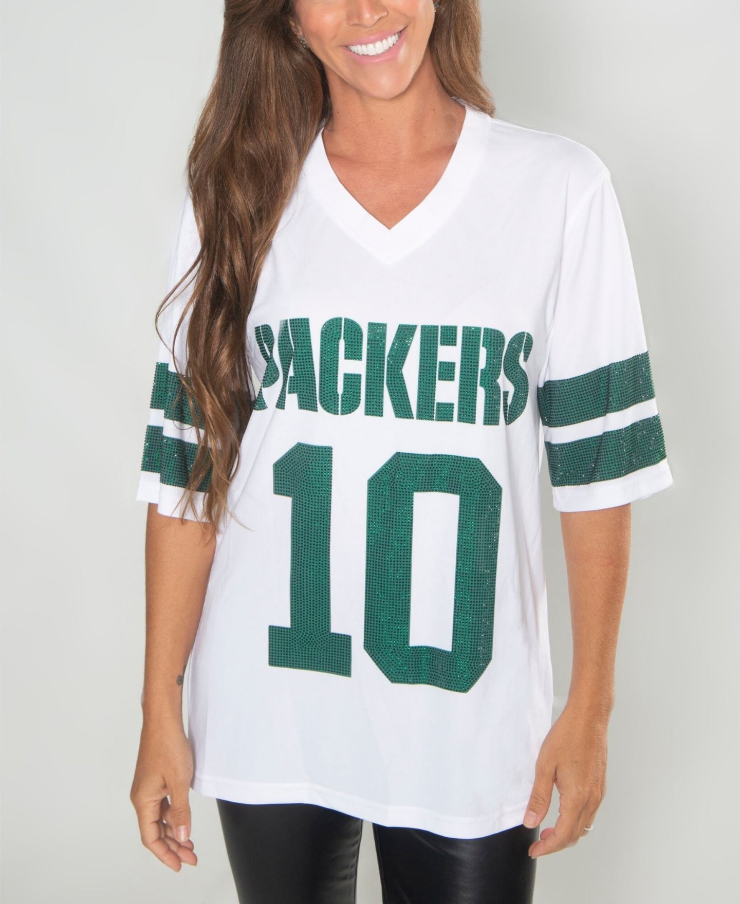 Женский топ Fabgating By Cuce Cuce Jordan Love White Green Bay Packers Crystal V-Neck Tunic — фото 1