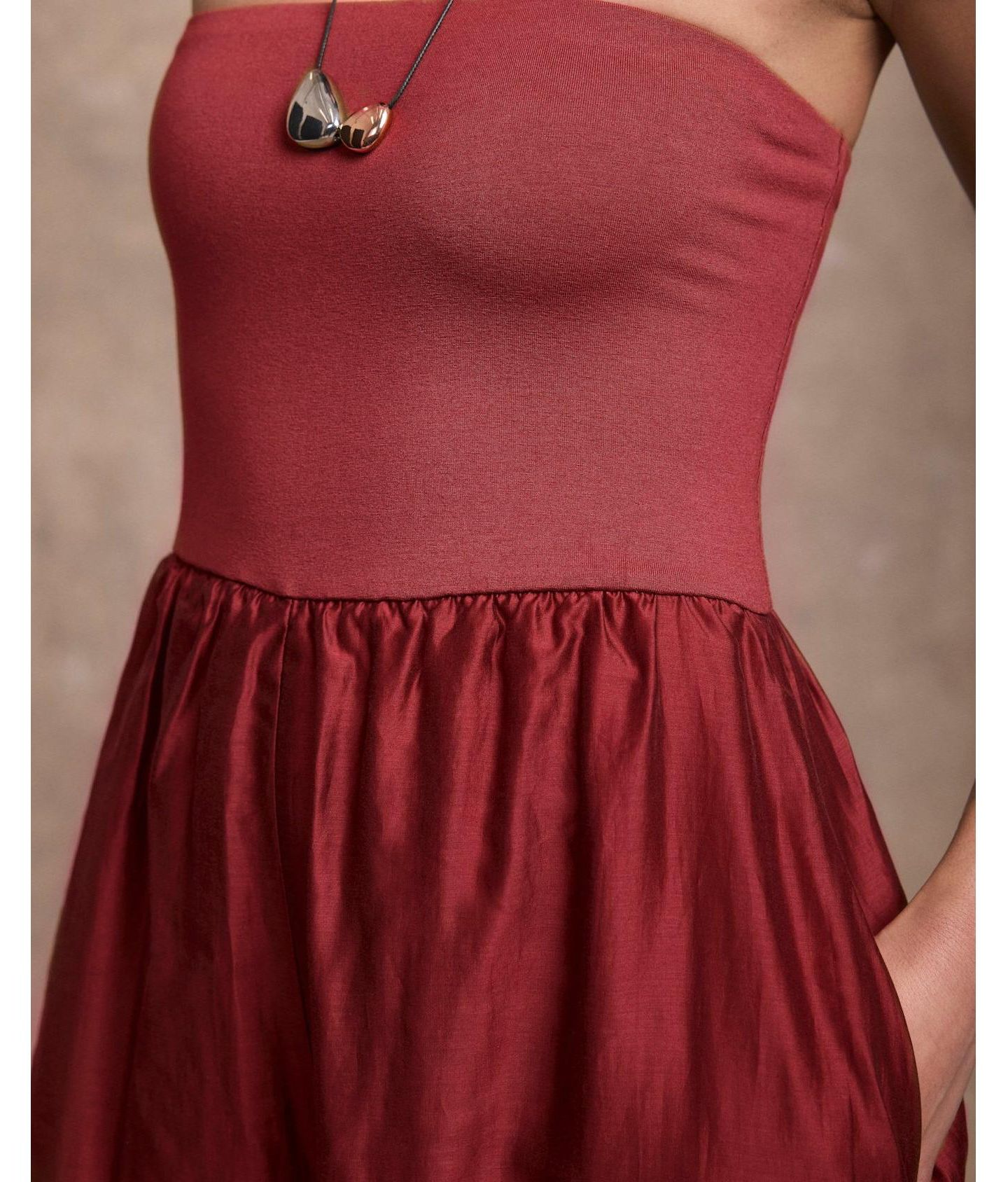Женский комбинезон Mint Velvet Bandeau Balloon Pull-On Jumpsuit, цвет: Бордовый — фото 7