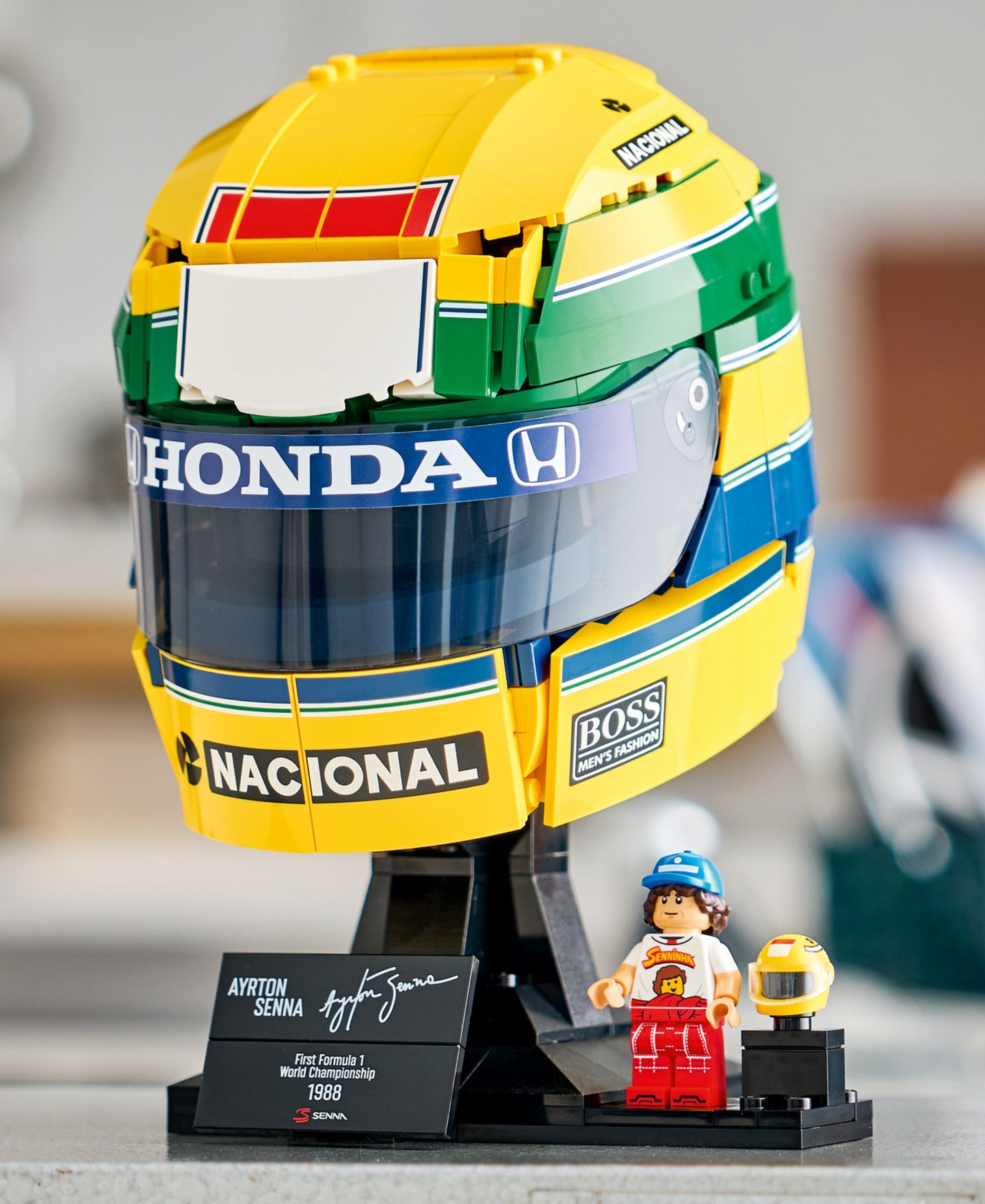 Детский конструктор LEGO® Editions Ayrton Senna Helmet 43024 931-Piece Building Set, Ages 14+ — фото 4