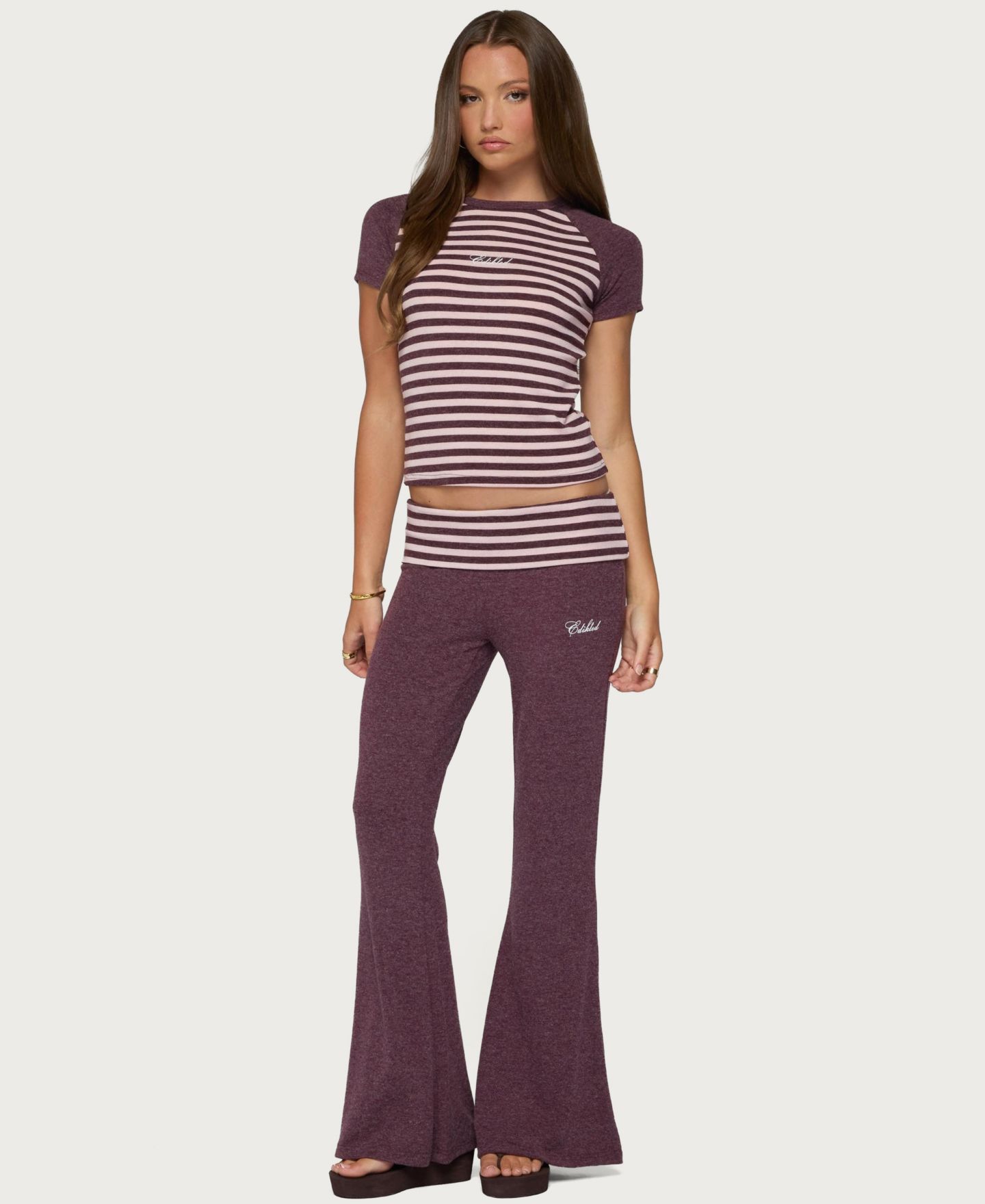 Женские футболки Stay Edikted Raglan-Sleeve Striped, цвет: Бордовый — фото 3