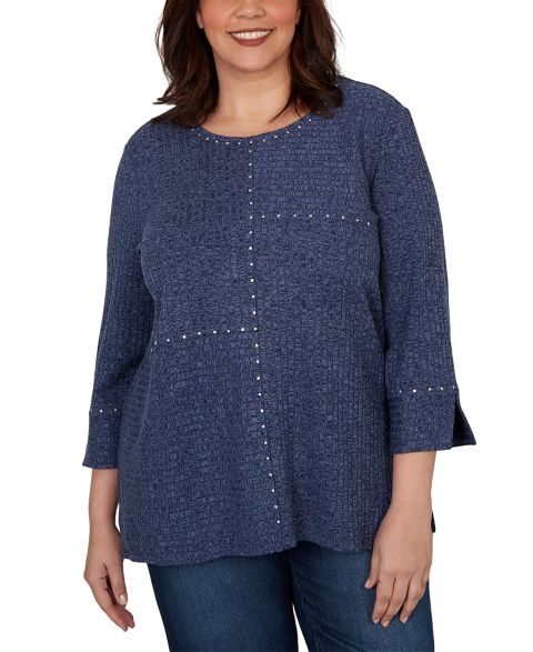 Женский топ Alfred Dunner Plus Size Spliced Texture Metallic Studded Top, цвет: Джинсовый