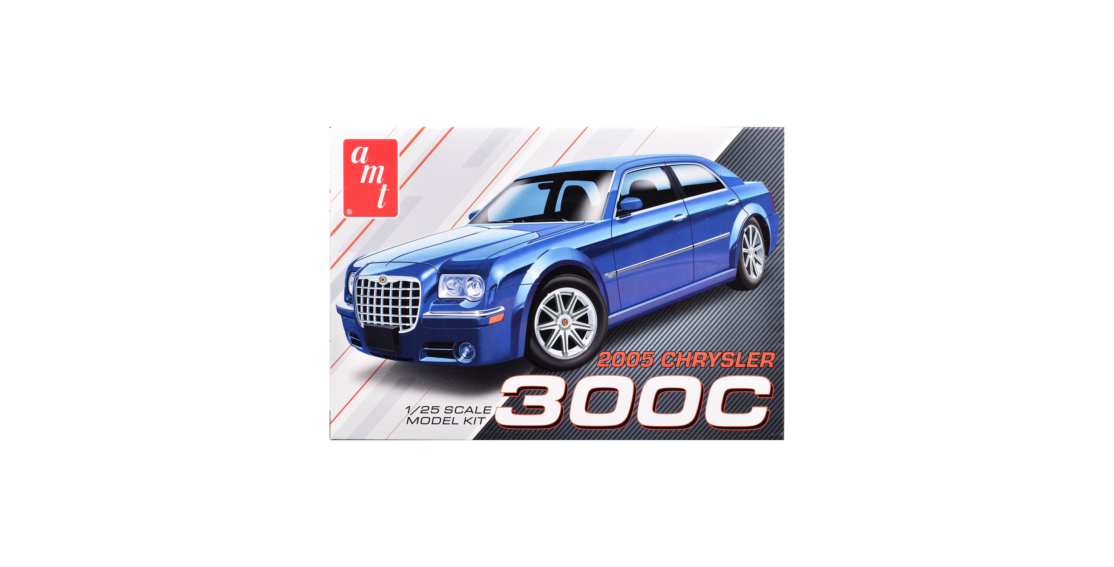 Amt 1/25 Scale 2005 Chrysler 300C Skill 2 5.7L V8 Hemi Engine Detailed-Interior Model Kit