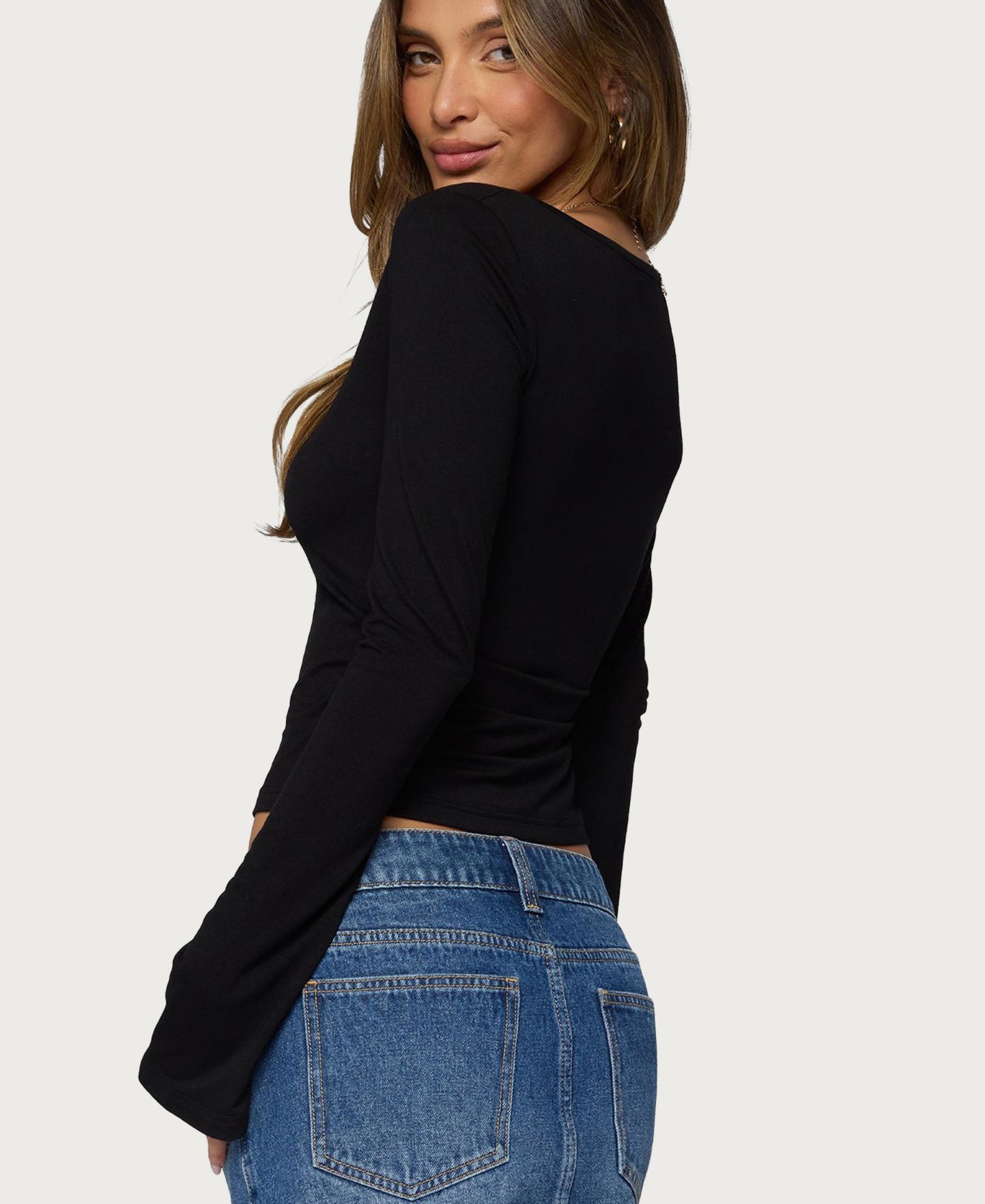 Женский топ Edikted Olina Long Sleeve Keyhole, цвет: Чёрный — фото 2
