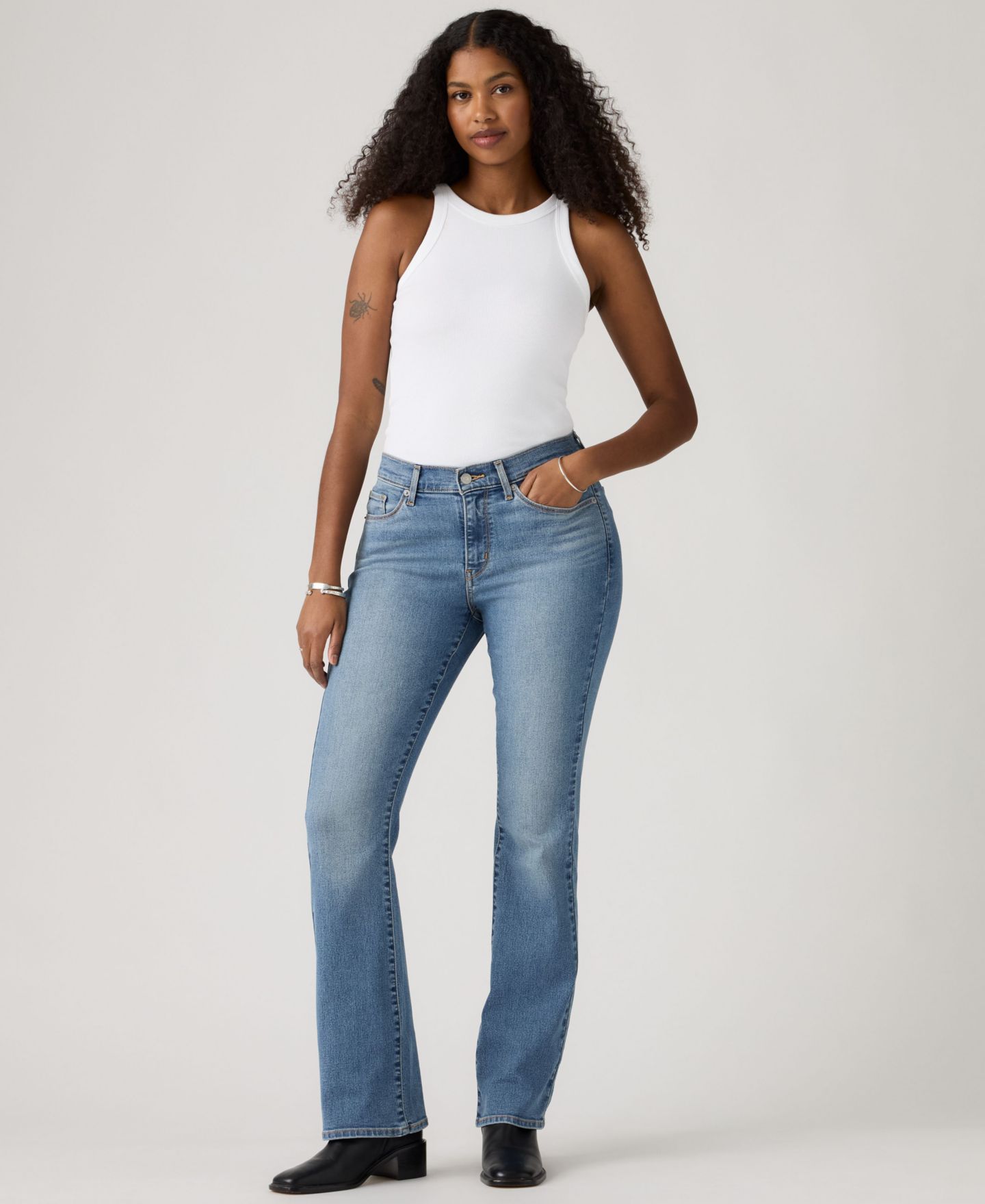 Женские джинсы Levi's Casual Classic Mid Rise Bootcut, цвет: Джинсовый — фото 3