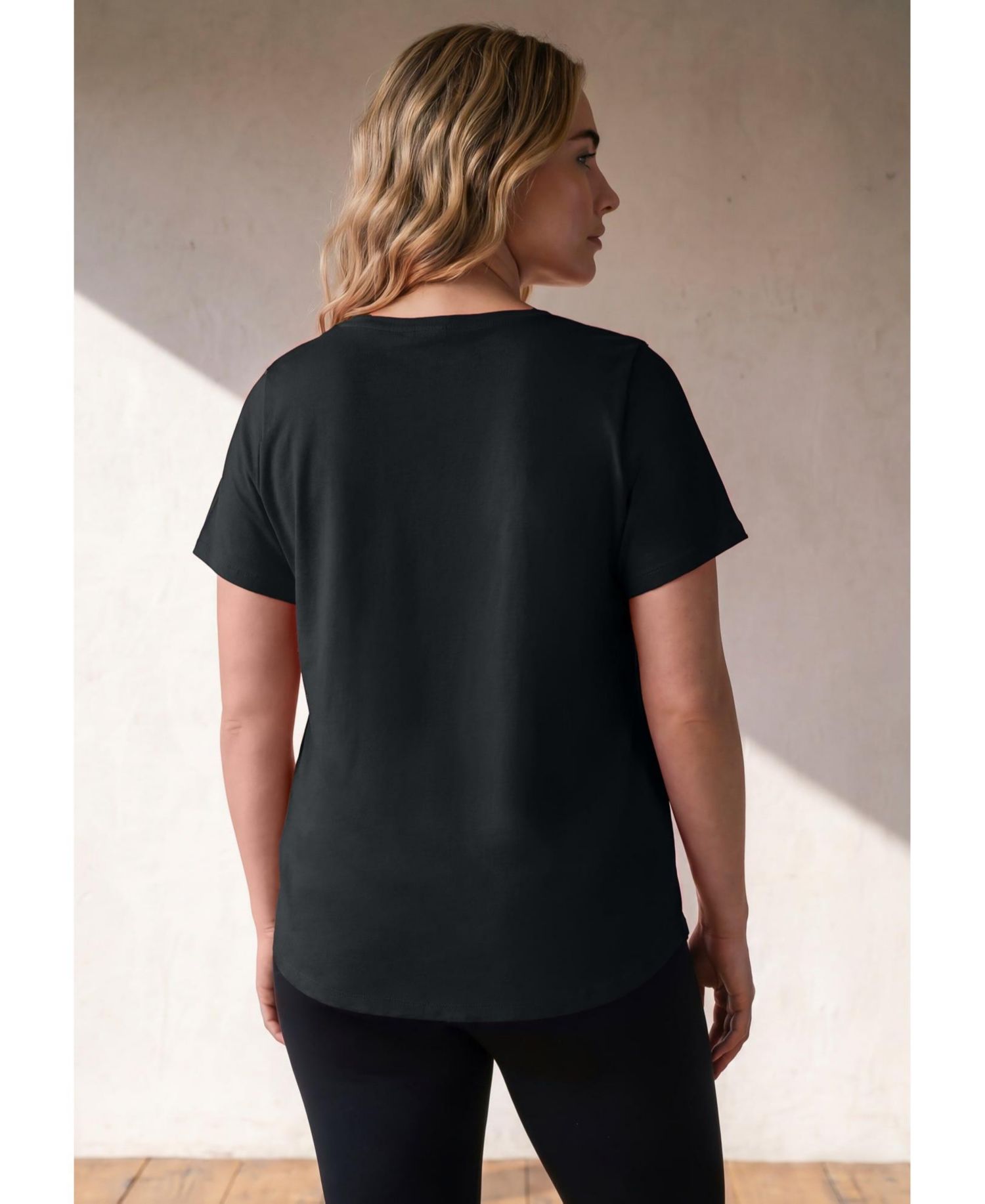 Plus Size Signature Scoop Neck Relaxed-Fit T-Shirt