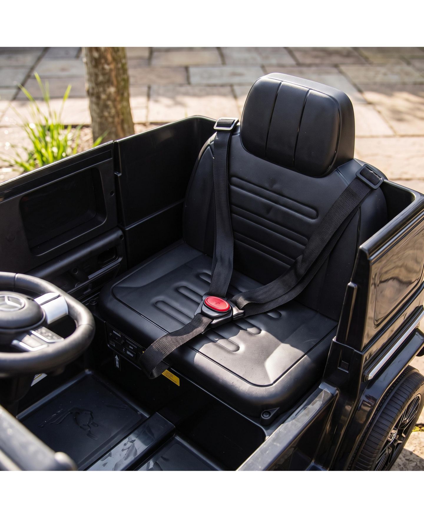 Детская игрушка Qaba Licensed Mercedes-Benz G580 12V Remote Control Ride-On Car, 66 lbs Capacity, 3–8 лет, цвет: Чёрный — фото 9