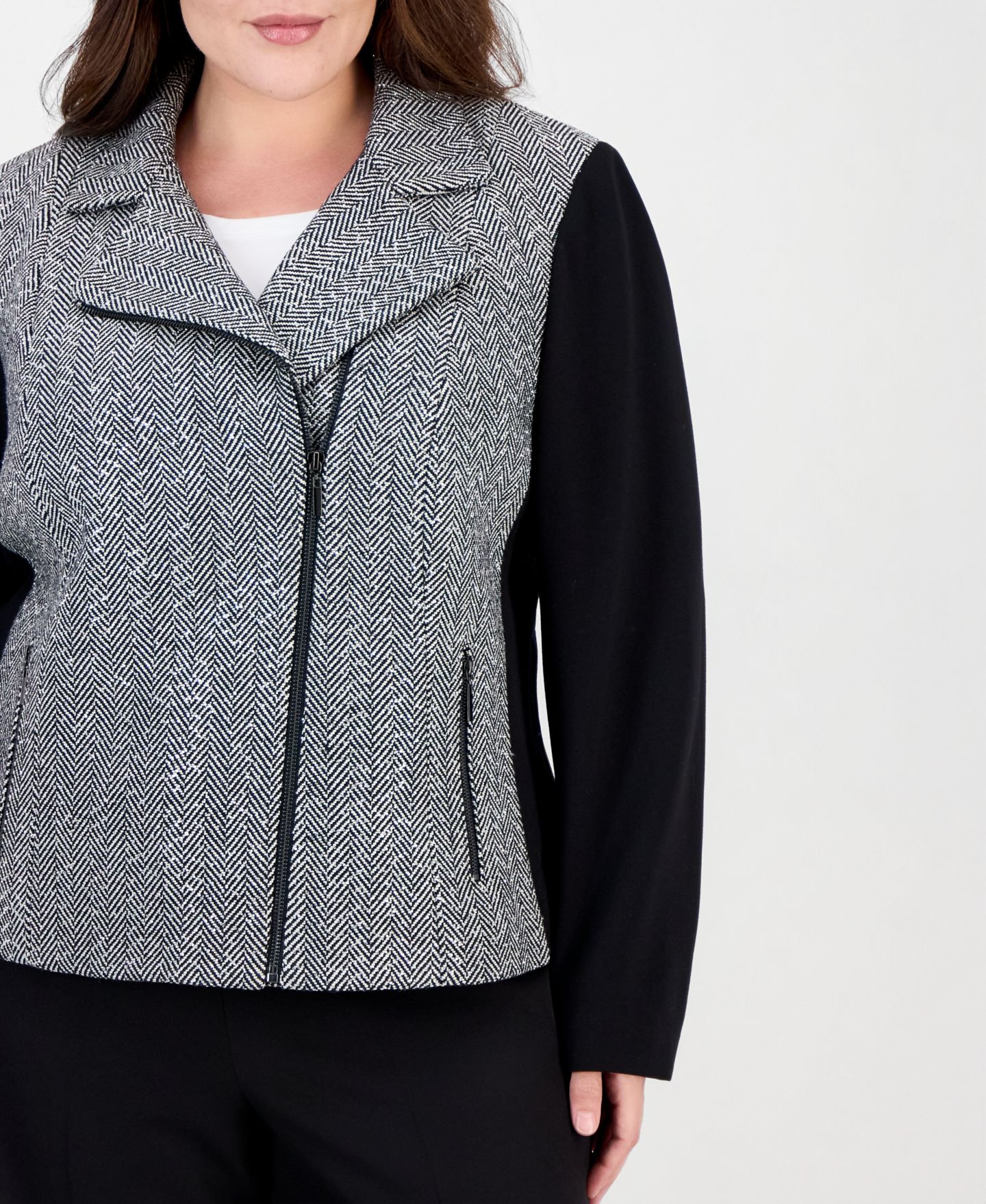 Женская куртка Anne Klein Plus Size Mixed Media Moto Cropped, цвет: Чёрный / Белый — фото 3