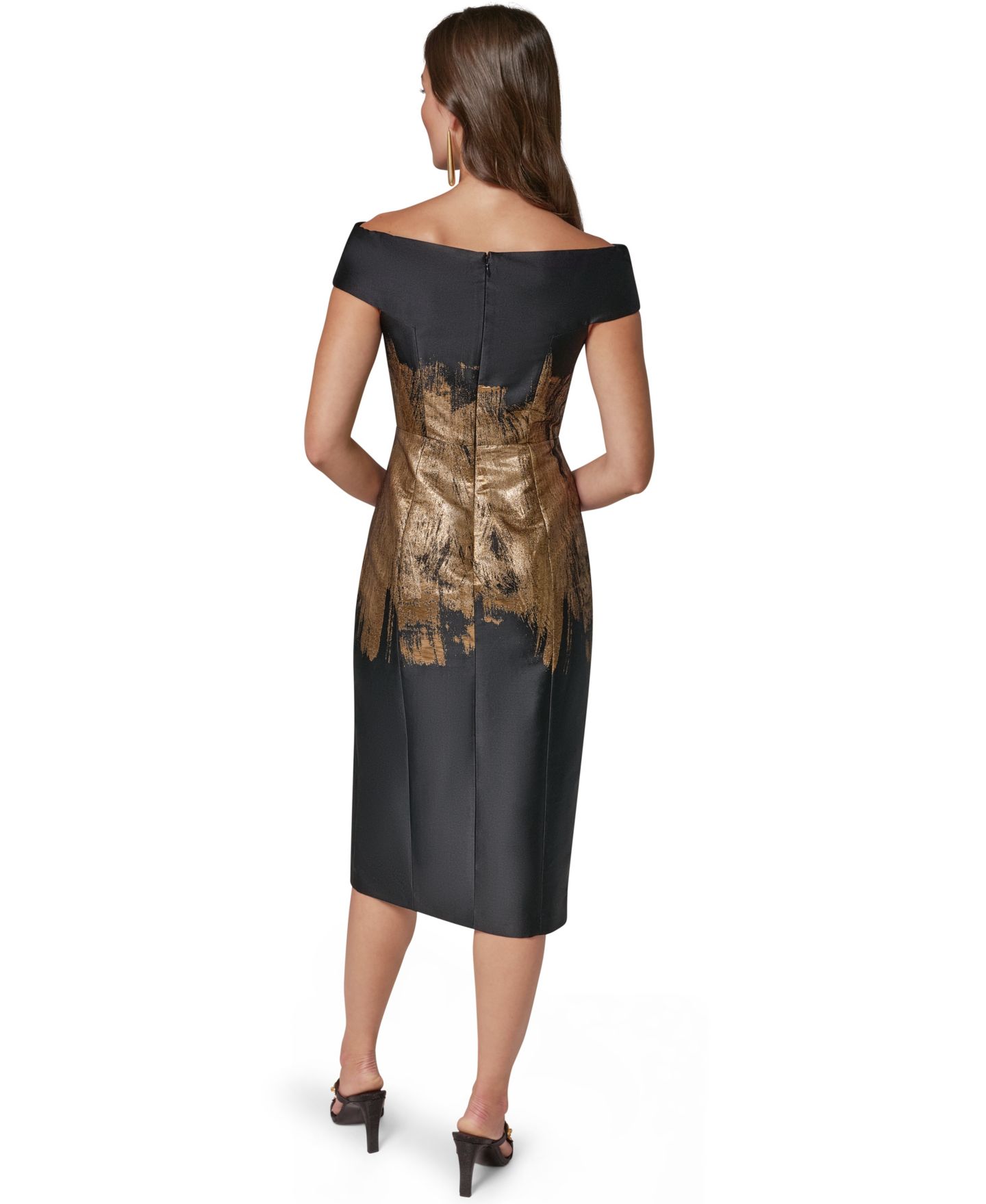 Женское платье Donna Karan New York Off-the-Shoulder Metallic Brushstroke Sheath, цвет: Чёрный / Золотой — фото 4