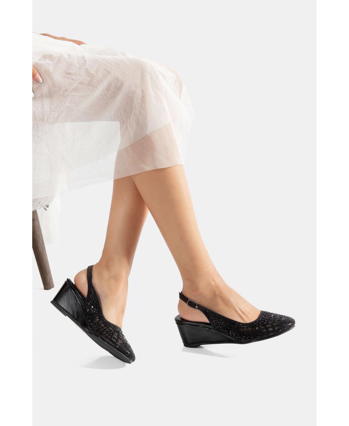 Женские туфли Forever & Always Shoes None Embellished Wedge Pump, цвет: Чёрный — фото 2