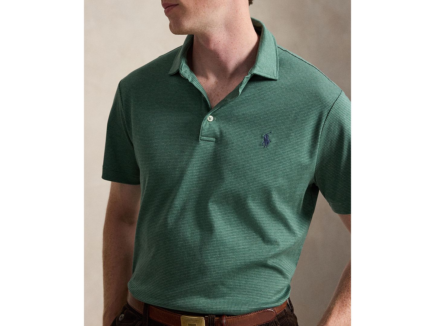 Мужское поло Polo Ralph Lauren Custom Slim-Fit Soft Cotton Polo Shirt, цвет: Сосновый — фото 3