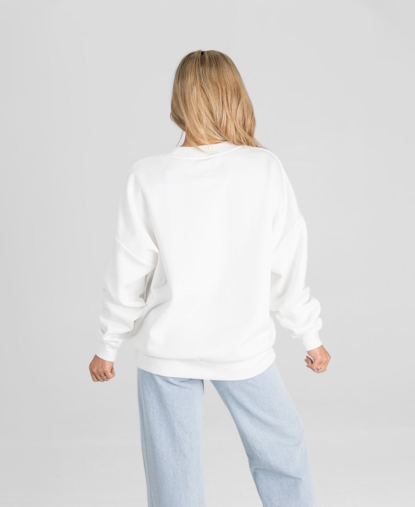Женская толстовка Gameday Couture White Los Angeles Chargers Sweet Play Oversized Premium Drop Shoulder — фото 4
