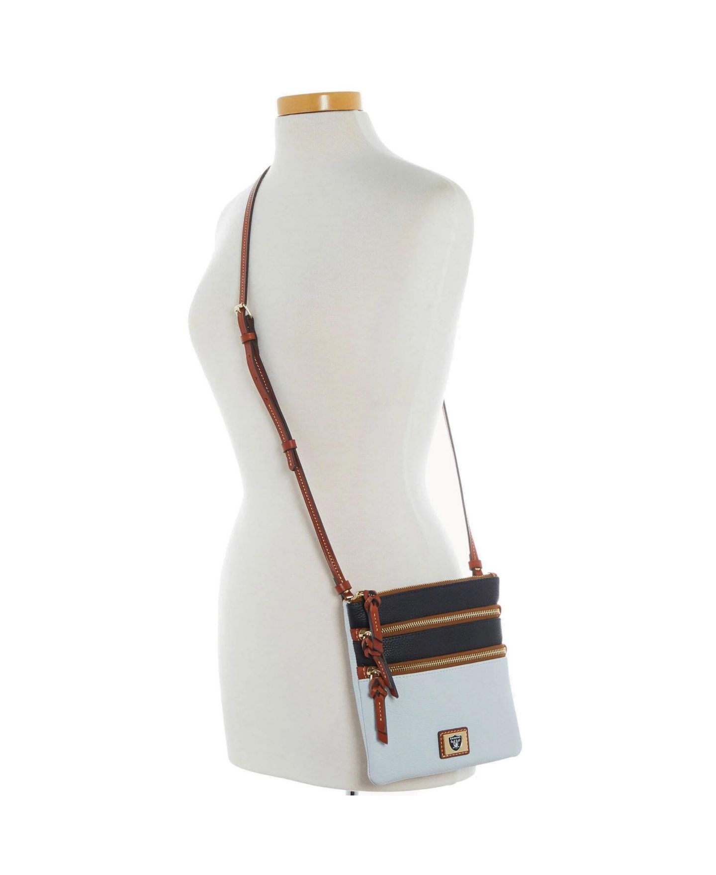 Женская сумка Dooney & Bourke Las Vegas Raiders Team Logo Halftime Triple Zip Crossbody — фото 3