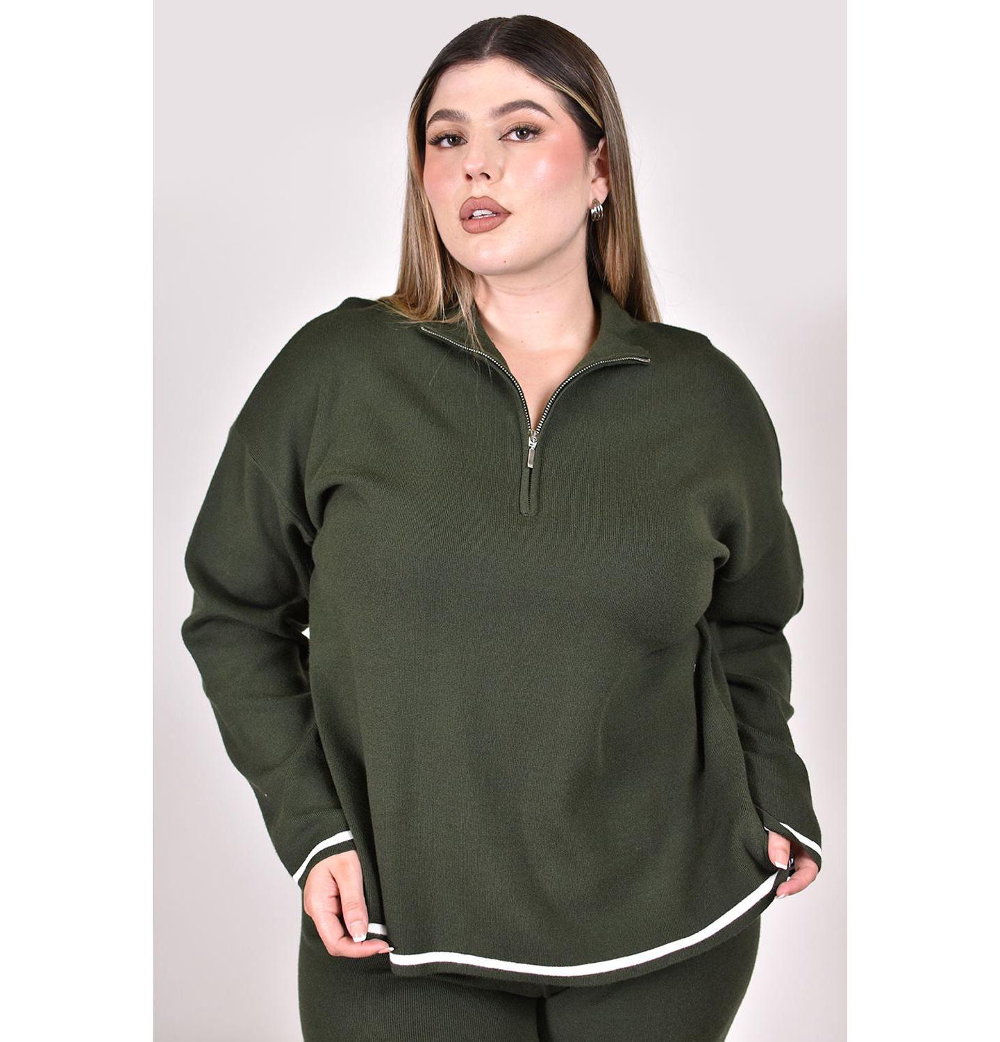 Женский комплект Roman Fashion Plus Size Knit Mock-Neck Zipper-Closure Sweater and Pants, 2-Piece Set, цвет: Зелёный — фото 4
