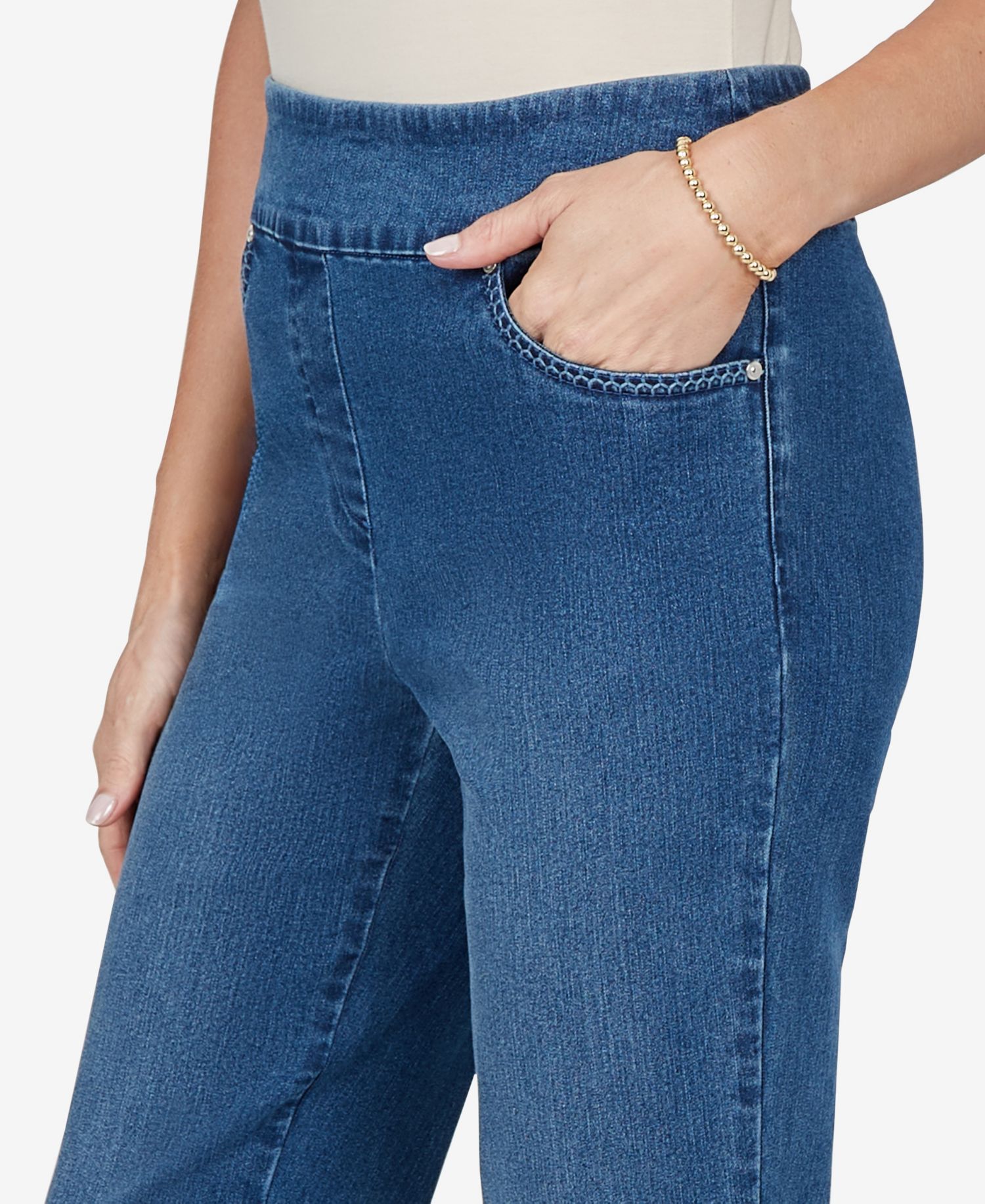 Petite Pull-On Straight Cropped Denim Jeans
