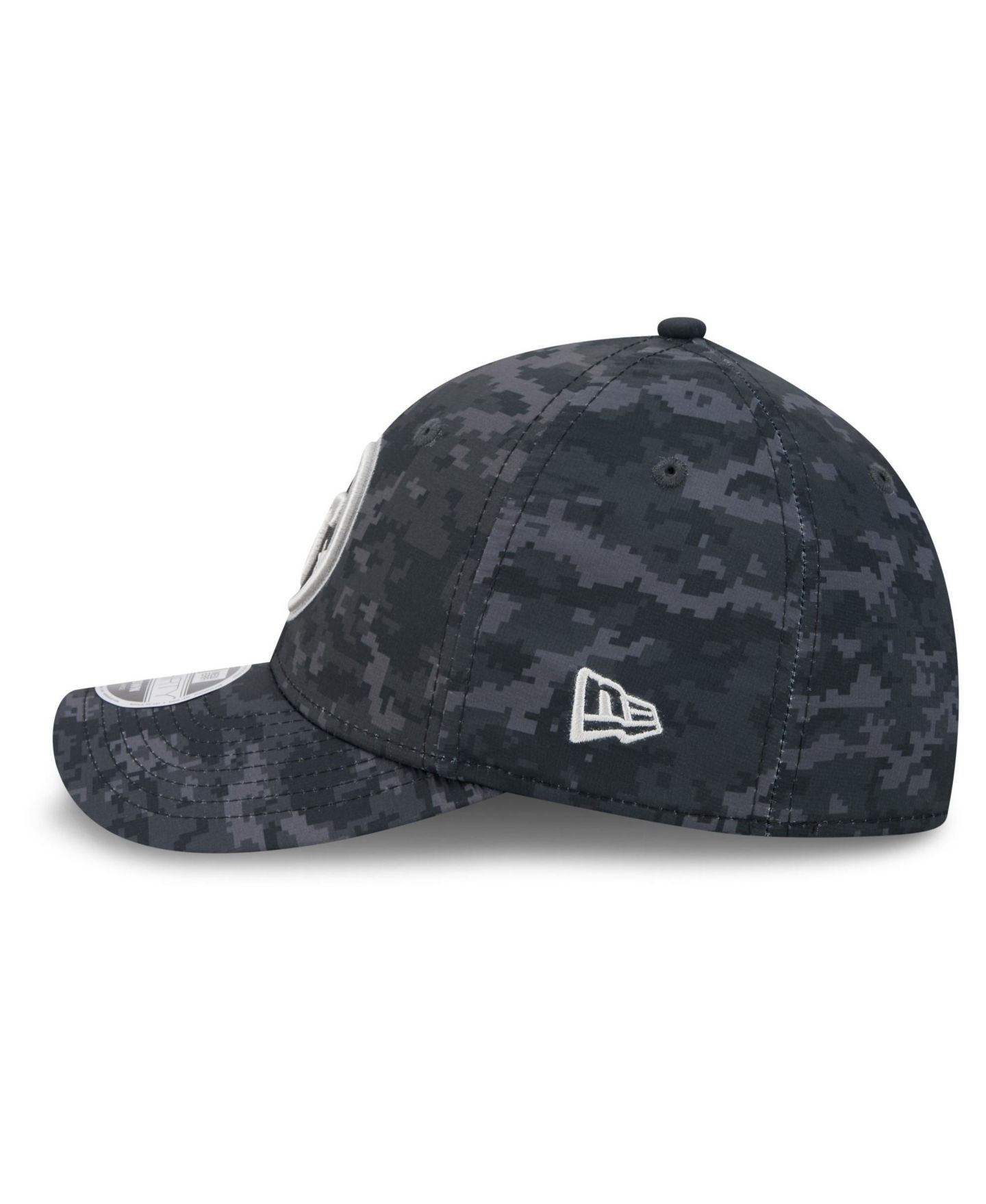 Мужская кепка New Era Black Tennessee Titans 2026 Salute to Service 39THIRTY Flex Hat — фото 6