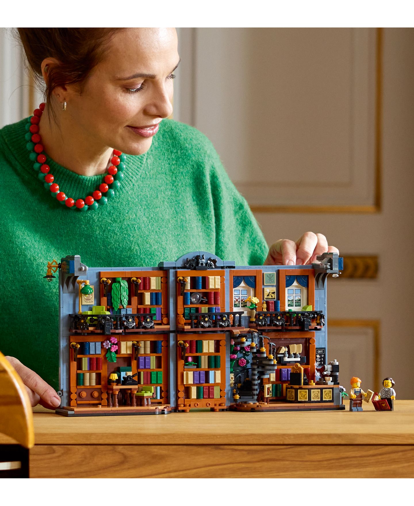 LEGO® Конструктор LEGO Bookstore: Book Nook 11379, 1690 деталей, от 18 лет — фото 6