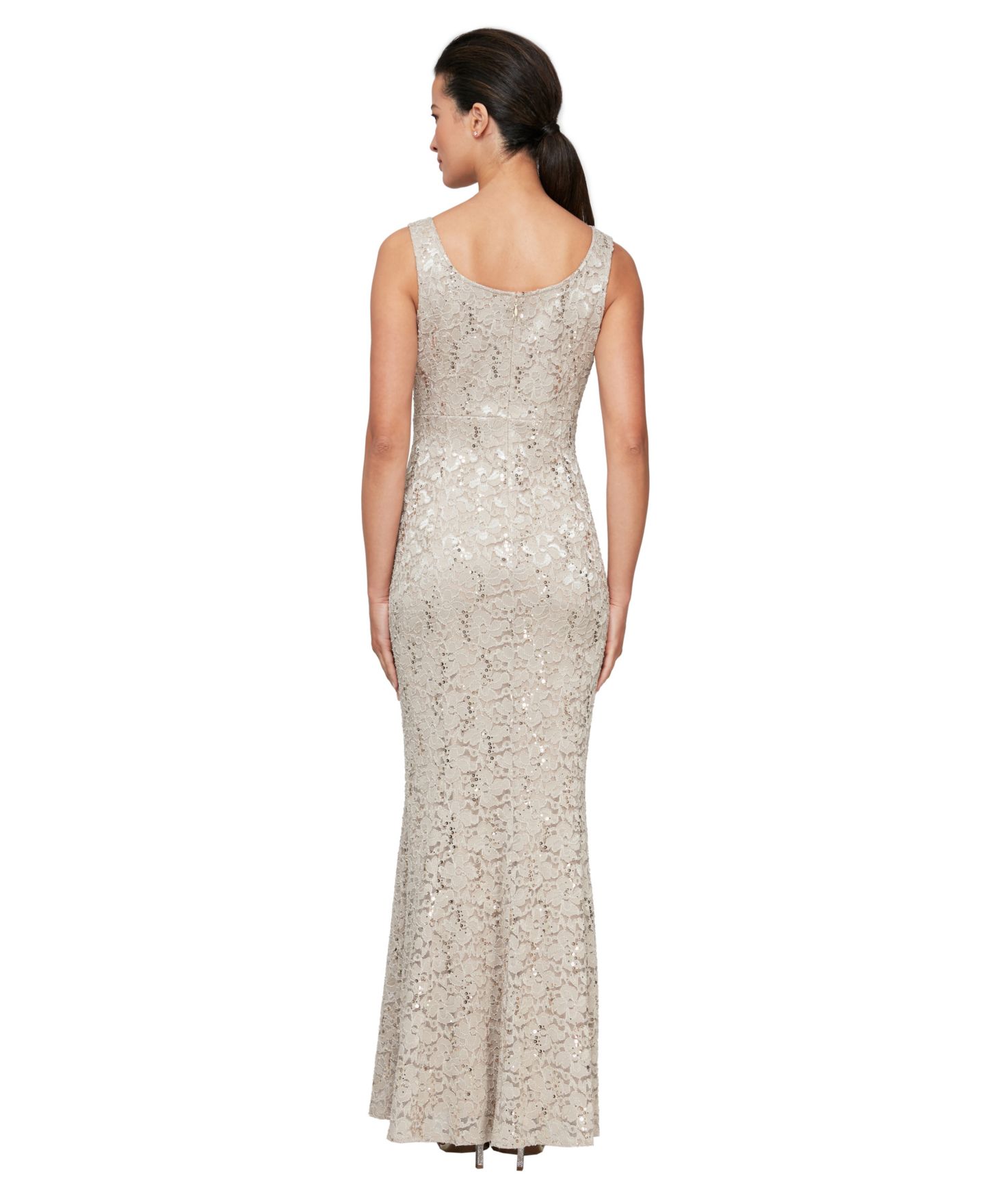 Женские платья SL Fashions Petite Long Fit & Flare Sequins Scoop Neck Lace Dress and Jacket, 2-Piece Set, цвет: Шампань — фото 4