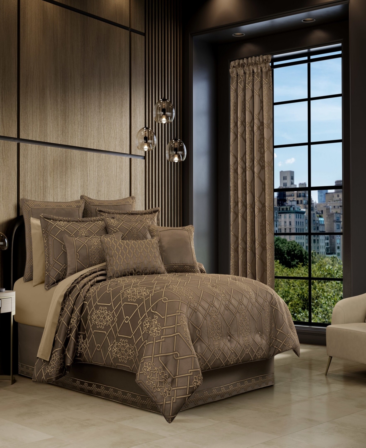 J Queen New York Evander Satin 4-Piece Comforter Set, Queen