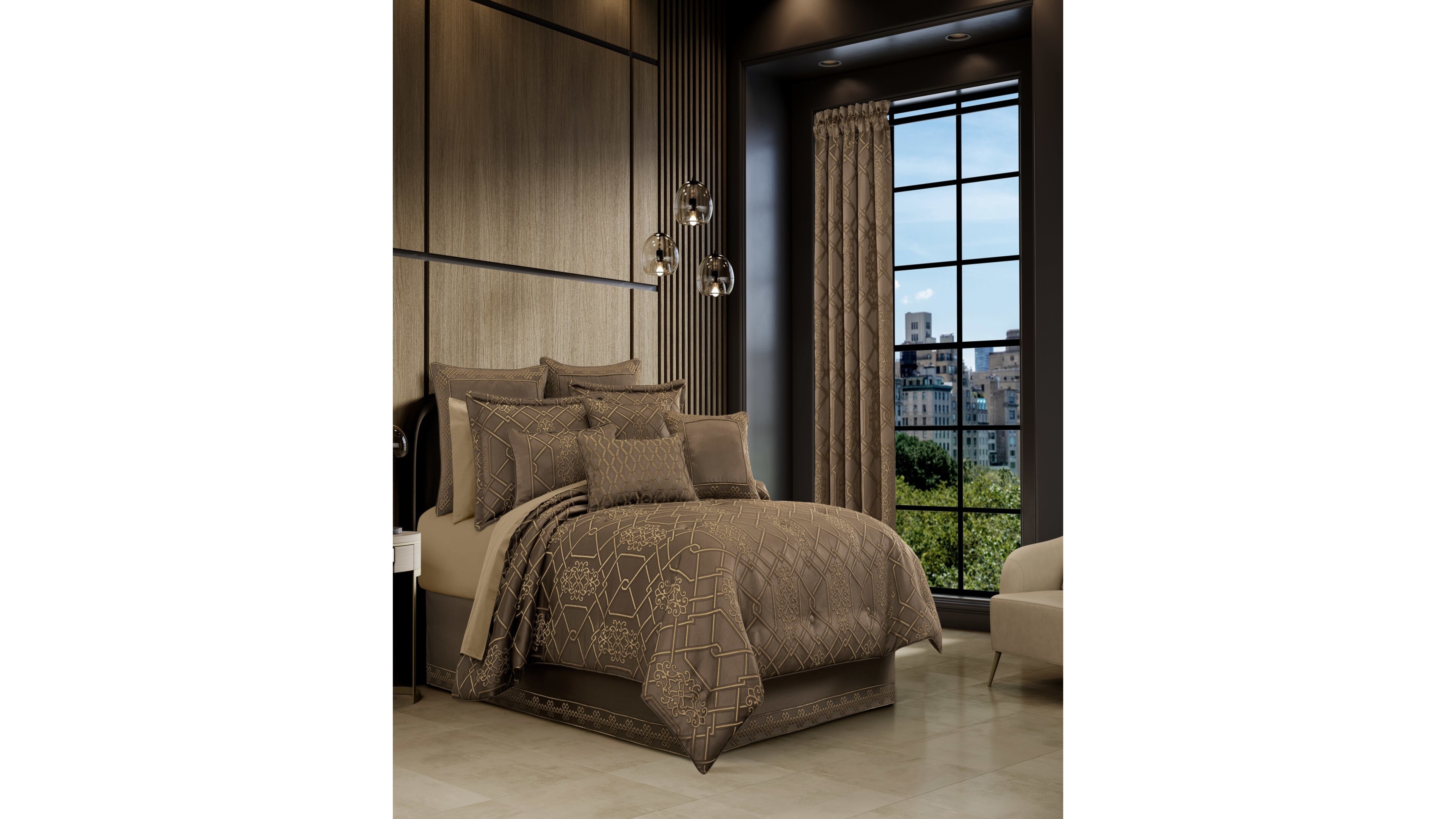 J Queen New York Evander Satin 4-Piece Comforter Set, Queen