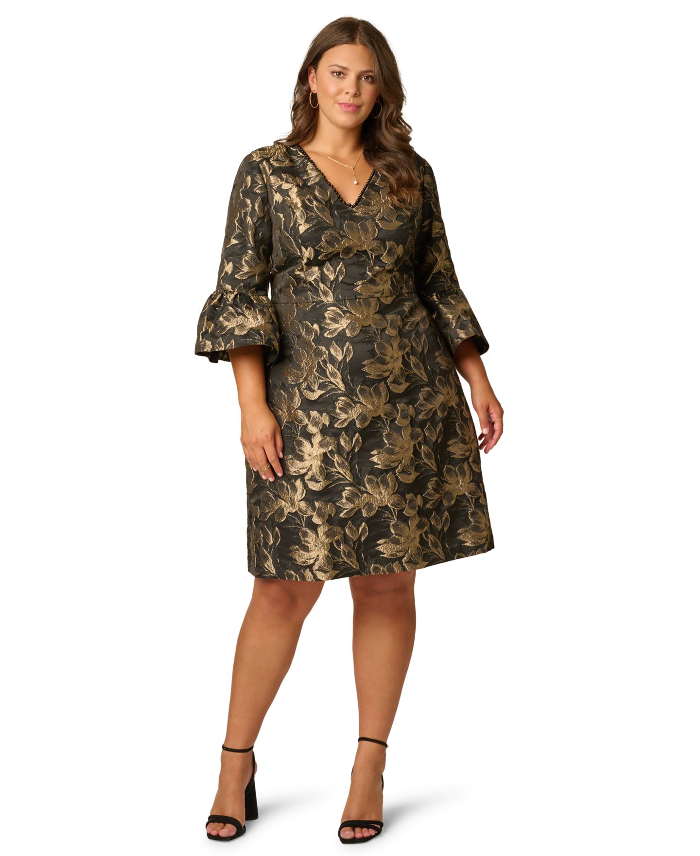 Женское платье Adrianna Papell Plus Size Floral-Print V-Neck 3/4-Sleeve, цвет: Чёрный / Золотой — фото 1