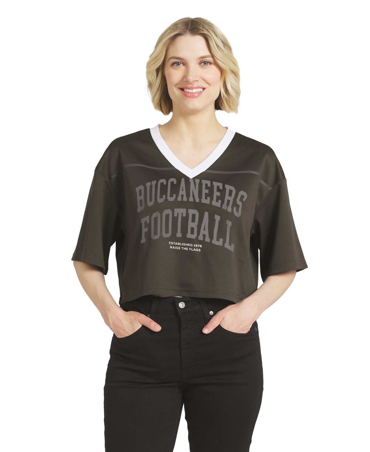 Wear by Erin Andrews Women's Tampa Bay Buccaneers Cropped V-Neck Jersey T-Shirt - Pewter