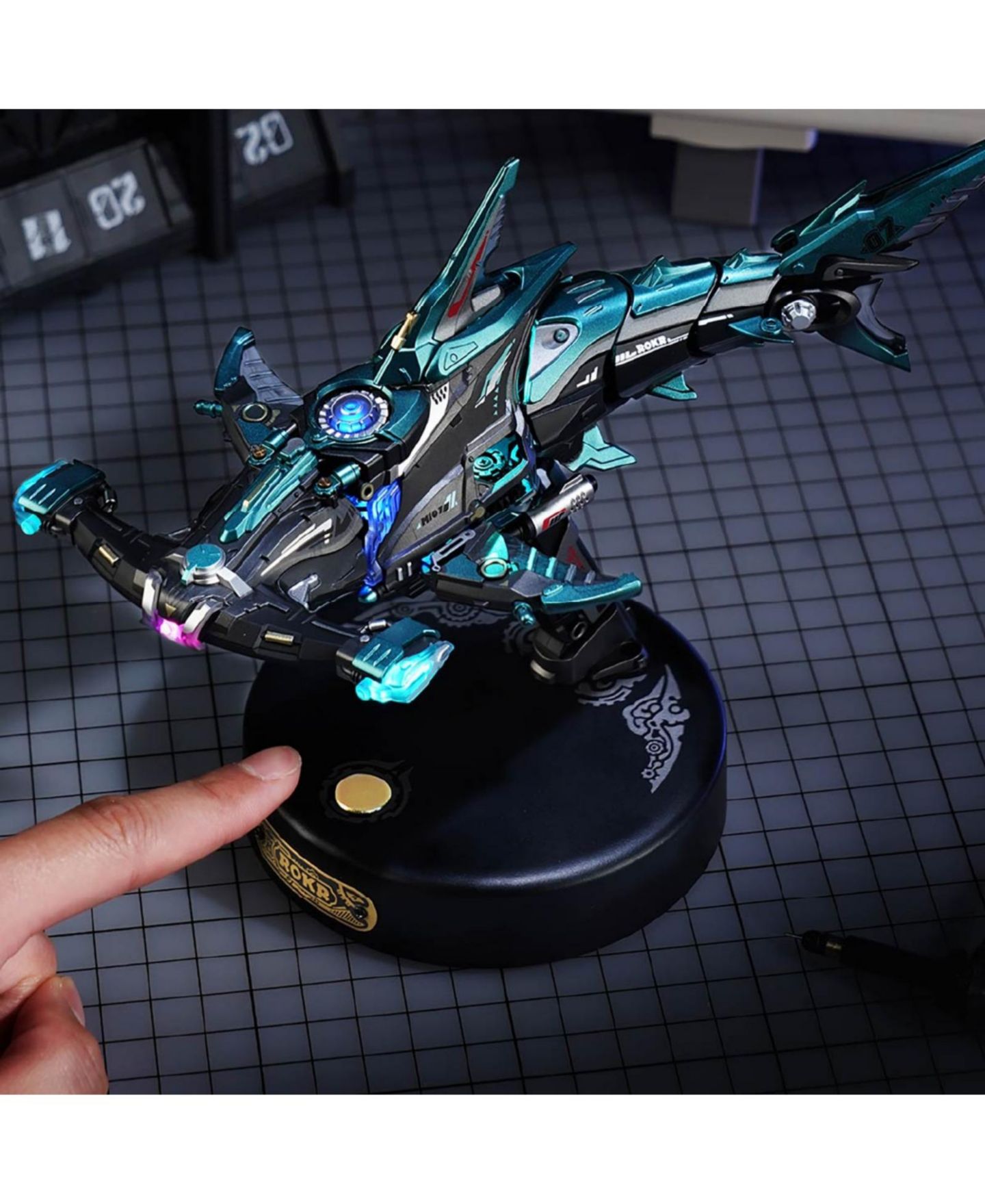 Детские конструкторы Robotime Hammerhead Shark Motorized Programmable Lighting Mechanical 122-Piece 3D Puzzle, Ages 14+ — фото 2