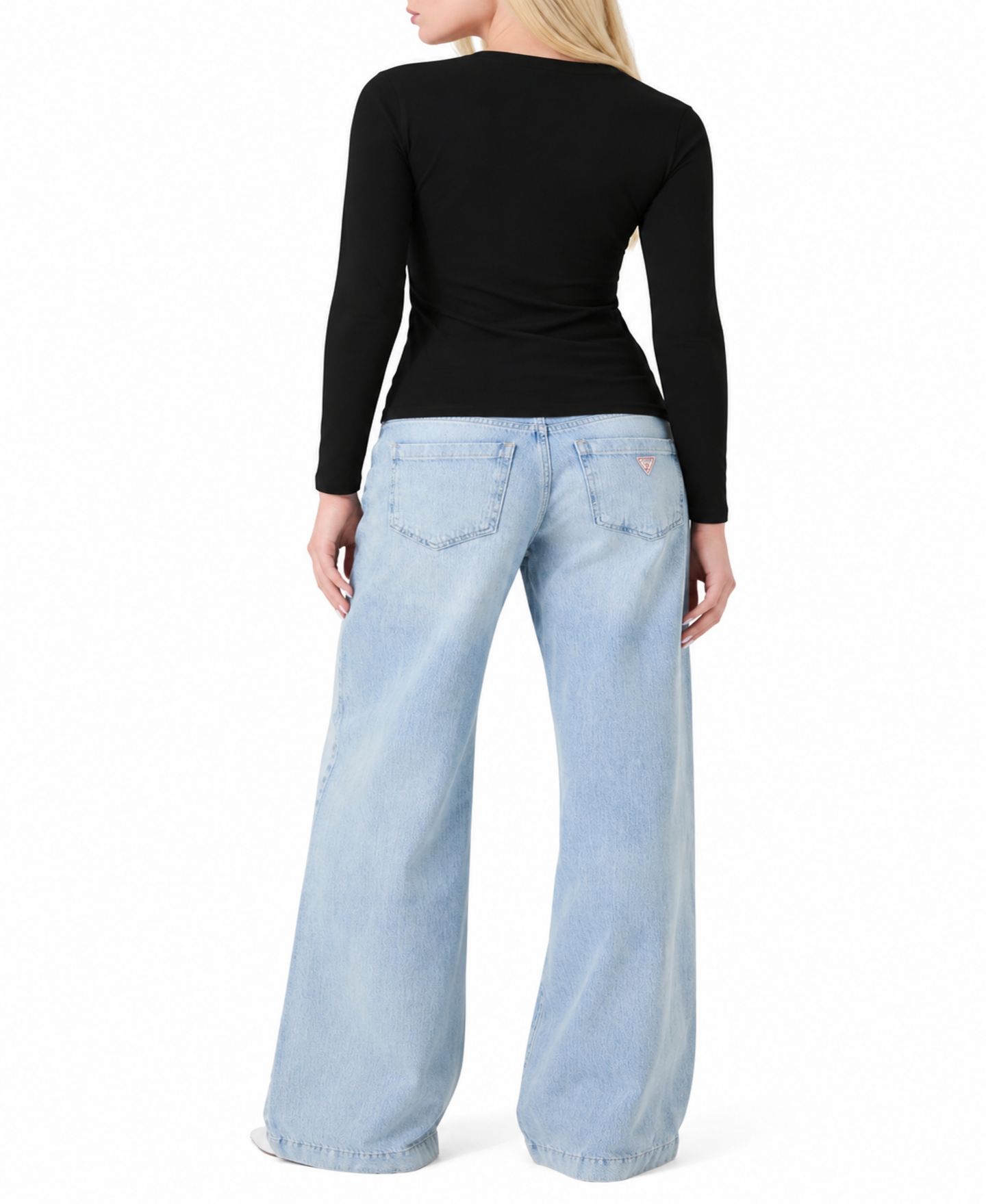 Женская футболка GUESS 4G Round Crystals Long-Sleeve Crewneck, цвет: Угольно-чёрный — фото 5