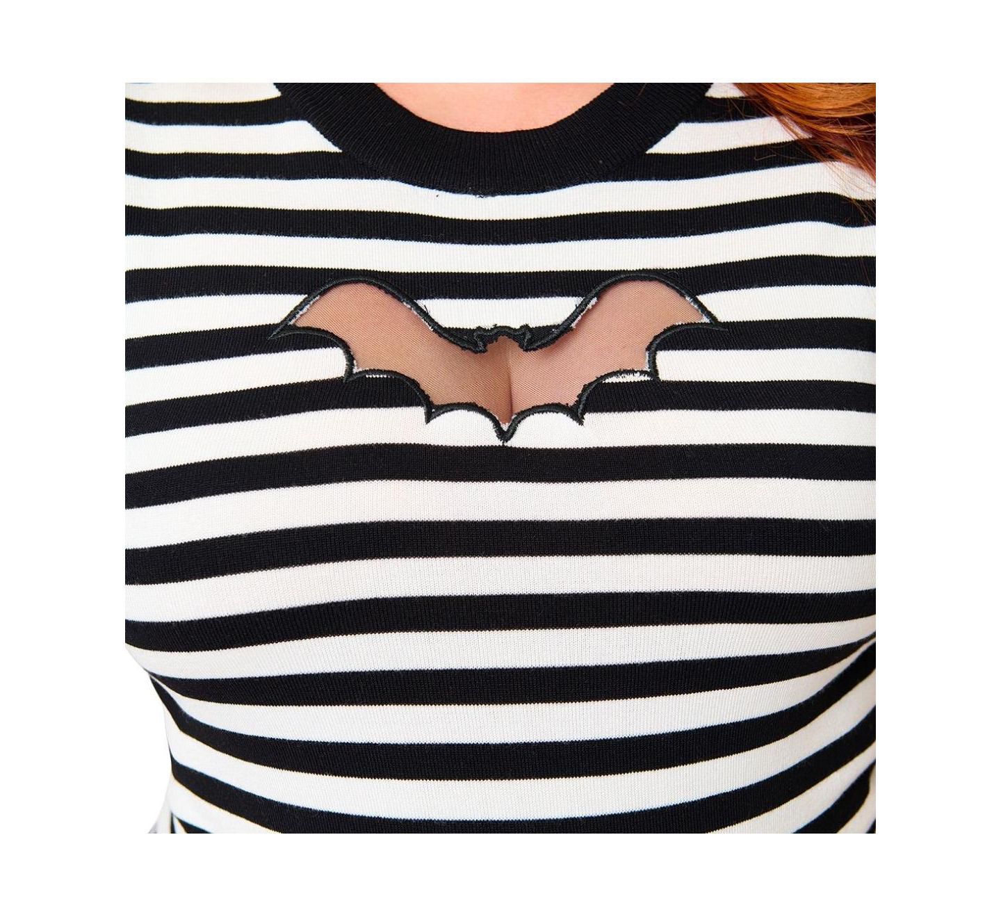 Женский свитер Smak Parlour Plus Size Printed Heart Cutout Knit, цвет: Чёрный / Белый — фото 5