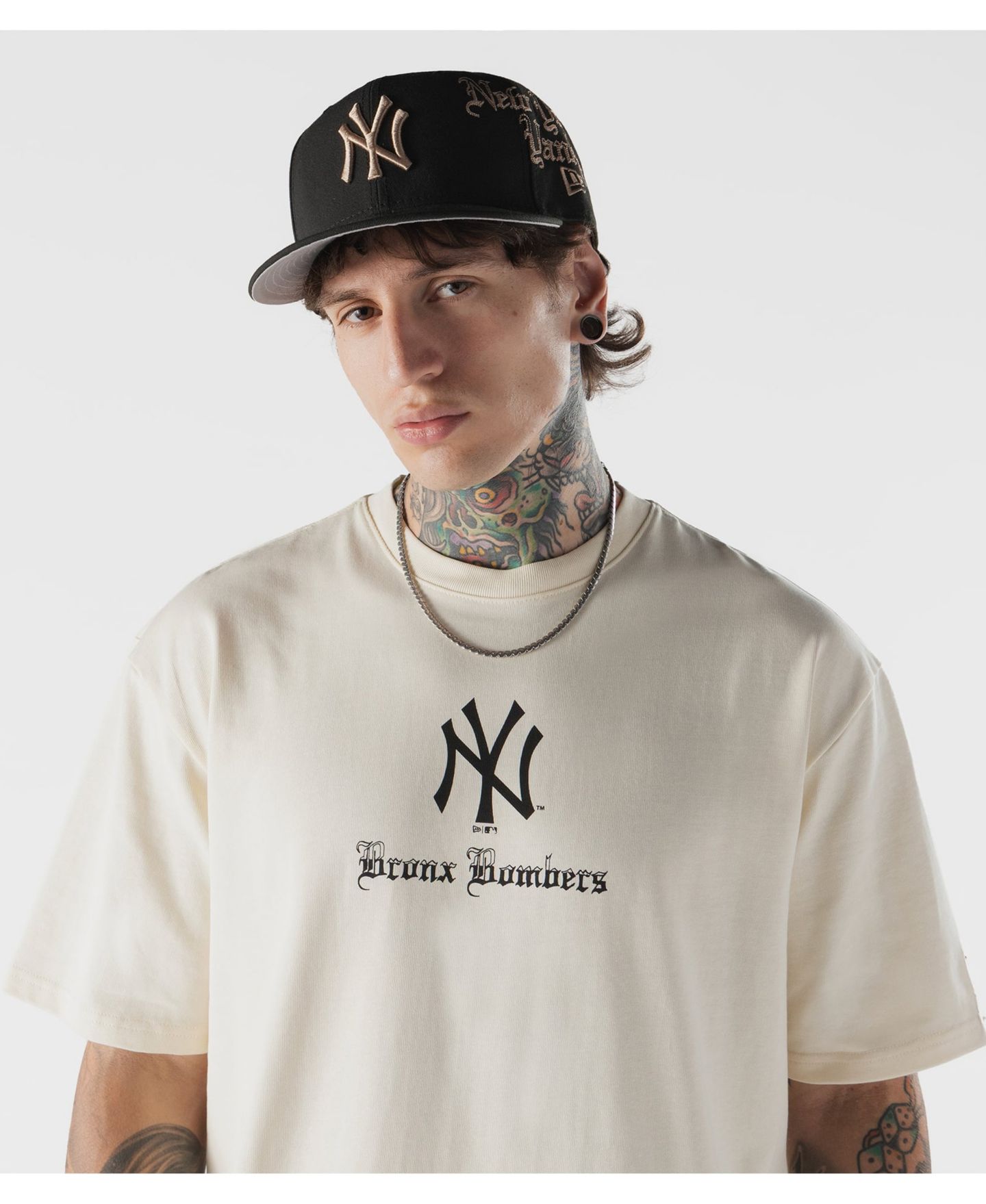Мужская футболка New Era Cream New York Yankees Heritage Gothic Lettering — фото 3
