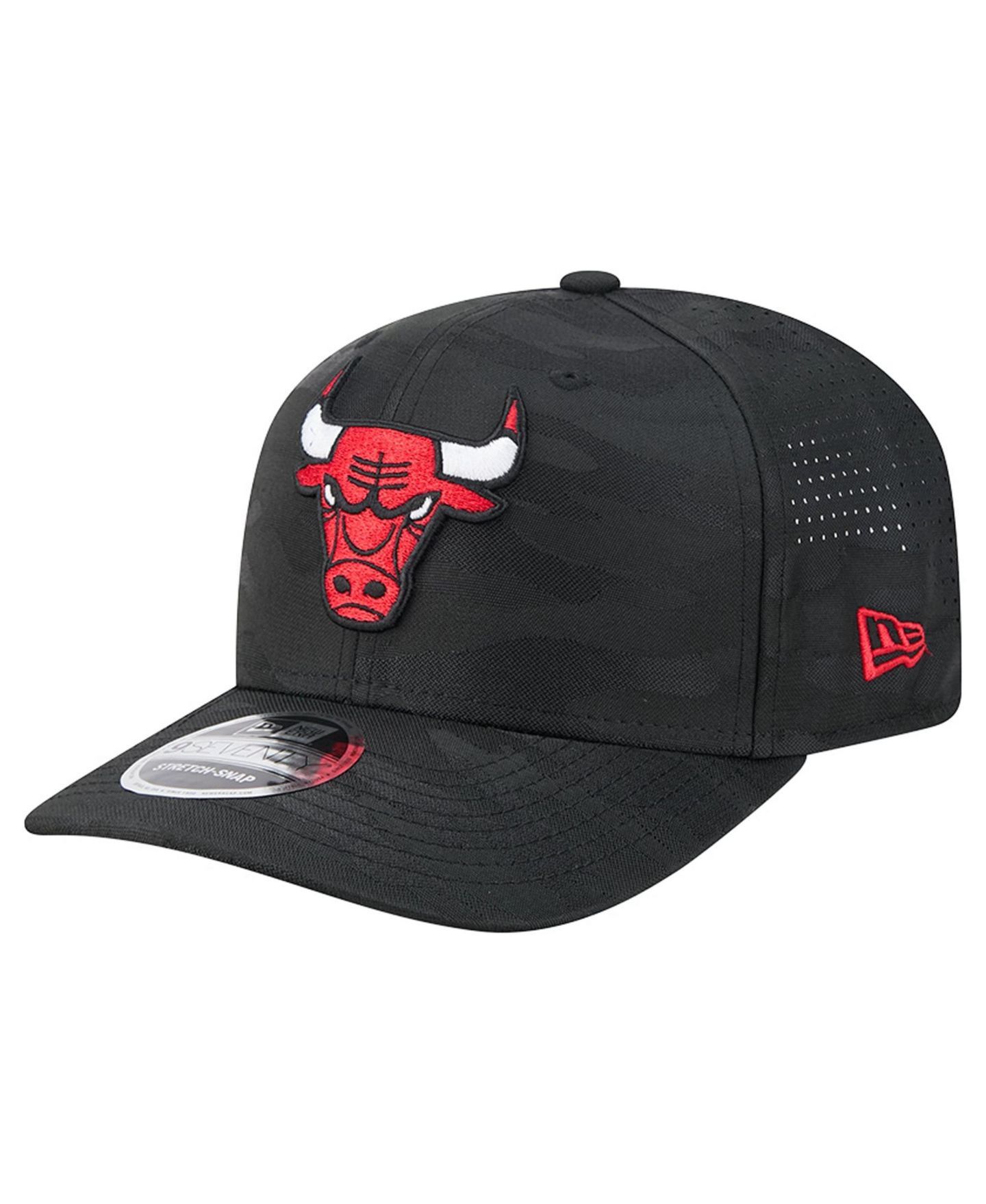 Мужская кепка New Era Black Chicago Bulls Camo 9SEVENTY Perforated Adjustable Hat — фото 1