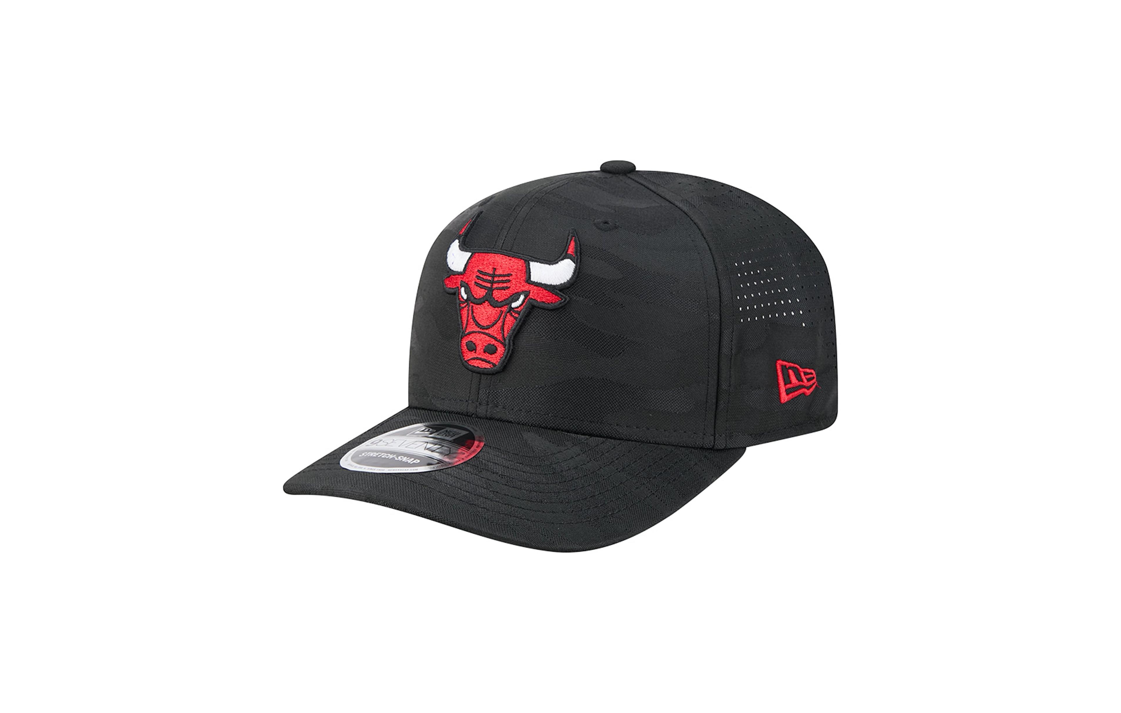 New Era Men's Black Chicago Bulls Camo 9SEVENTY Perforated Adjustable Hat