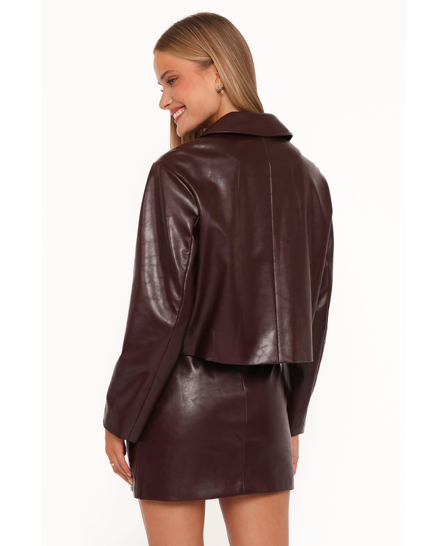 Женская куртка Petal and Pup Haylie Crop Faux Leather, цвет: Бордовый — фото 3