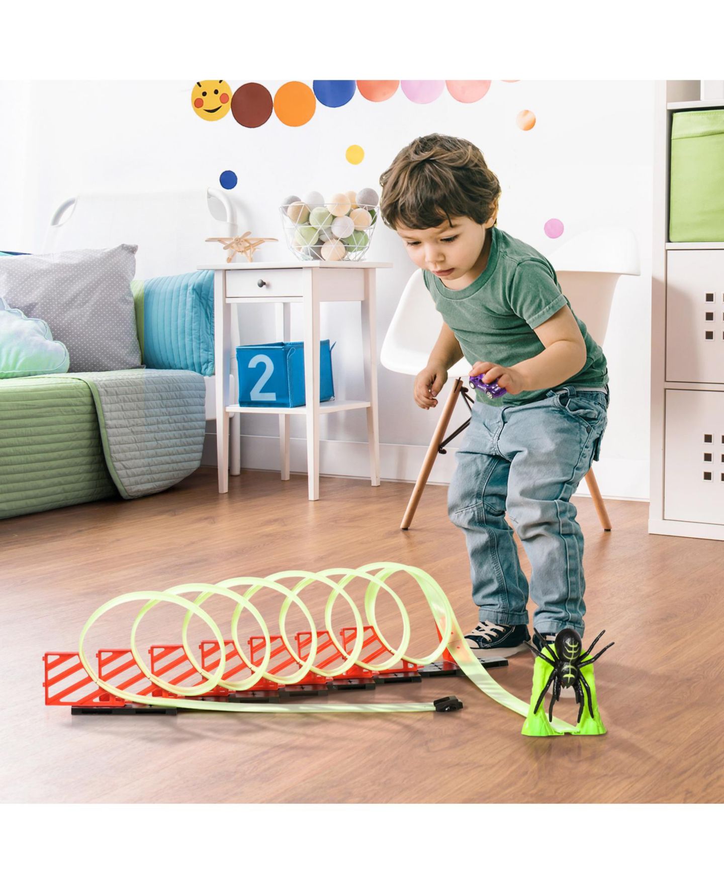 Детские игрушки Glintex Glow-in-the-Dark Pull-Back Car Spider Model Race Track Set, цвет: Зелёный — фото 2