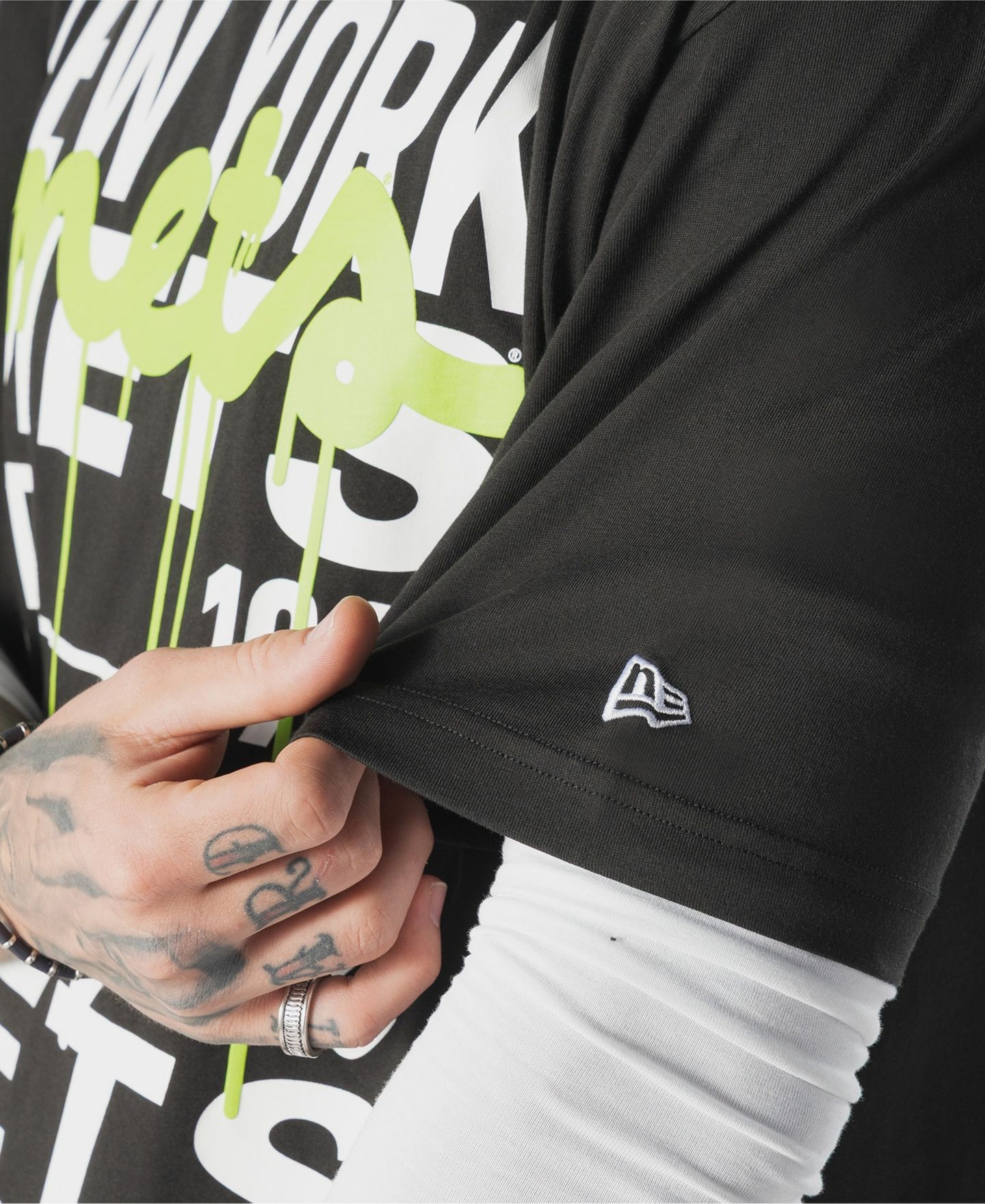 Мужская футболка New Era Black New York Mets Lifestyle Glow Spray Paint — фото 5