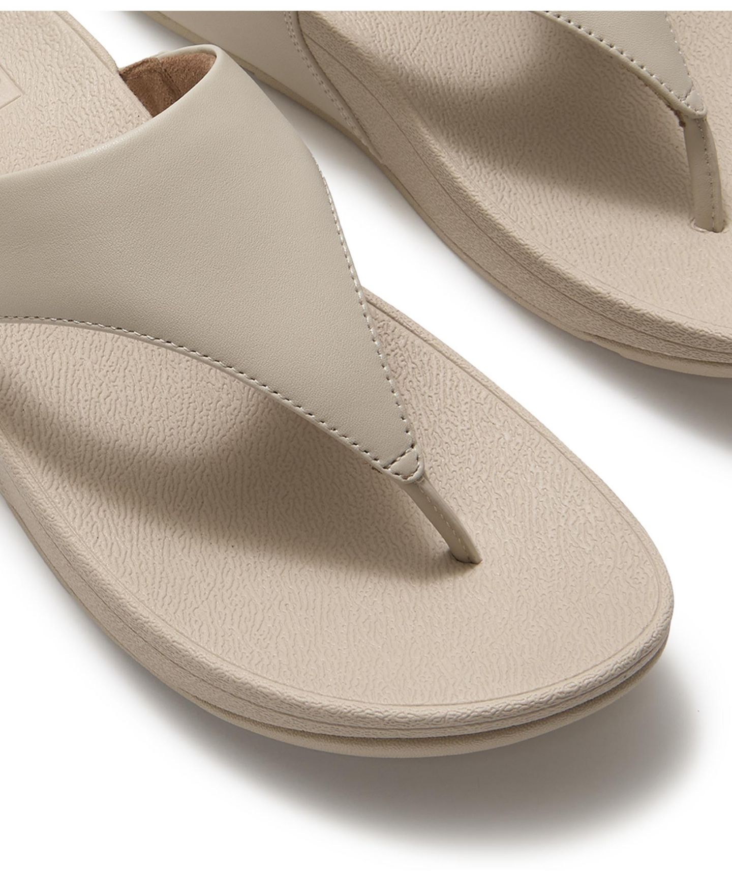 Женские сандалии FitFlop Lulu Toe-Post Wedge, цвет: Чёрный — фото 19