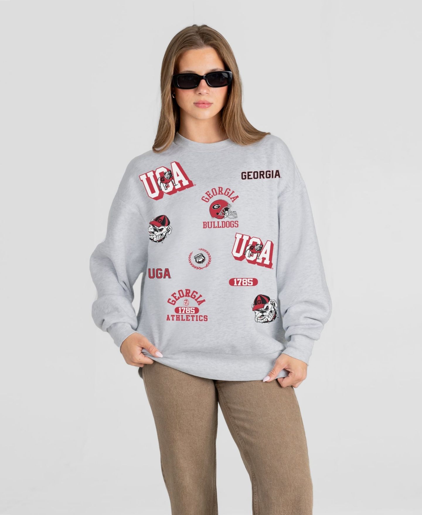 Женская толстовка Gameday Couture Ash Georgia Bulldogs All In Repeat Oversized Premium Drop Shoulder — фото 1