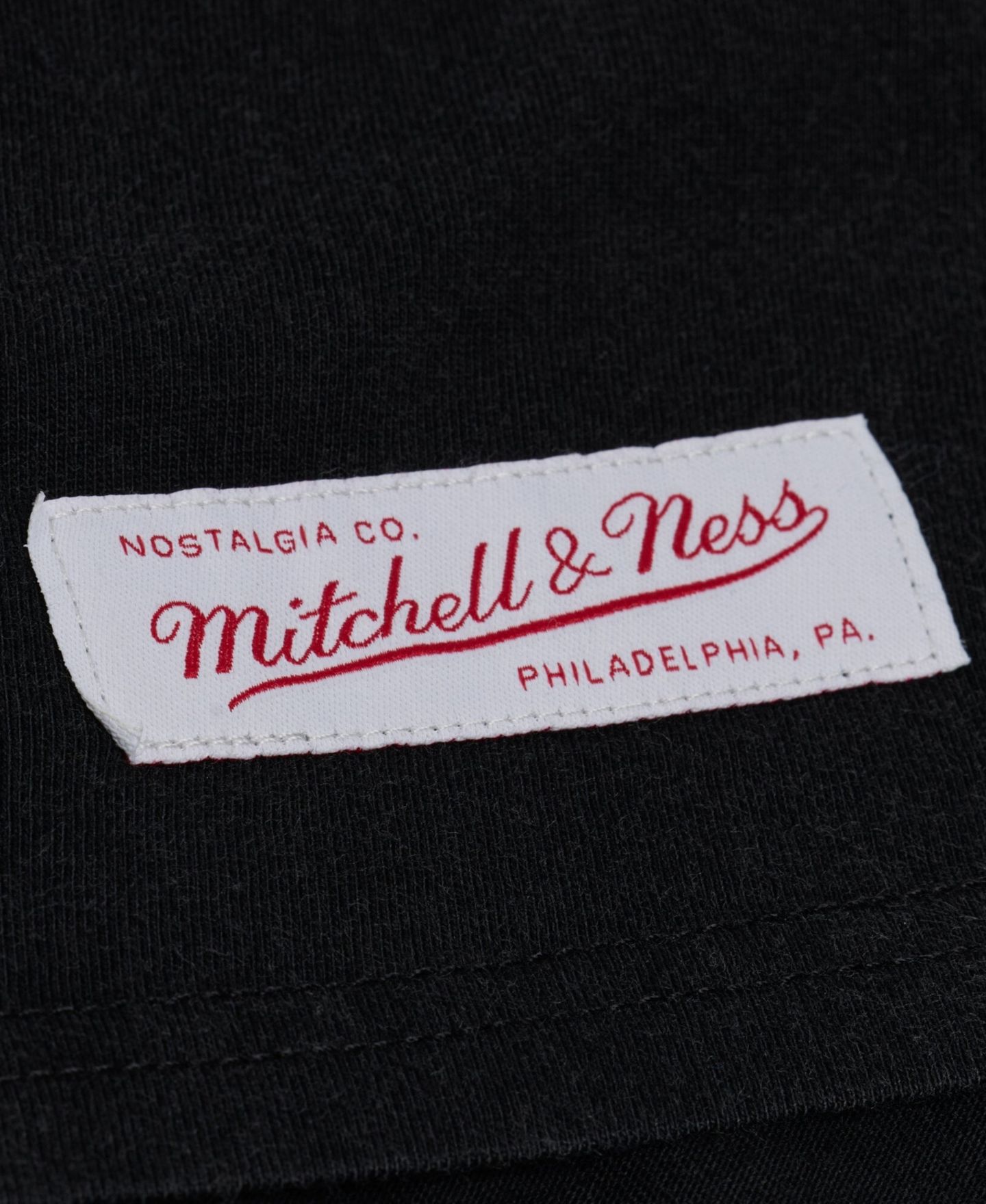 Мужская футболка Mitchell & Ness Black Pittsburgh Steelers Core Essentials Street Graphic — фото 3