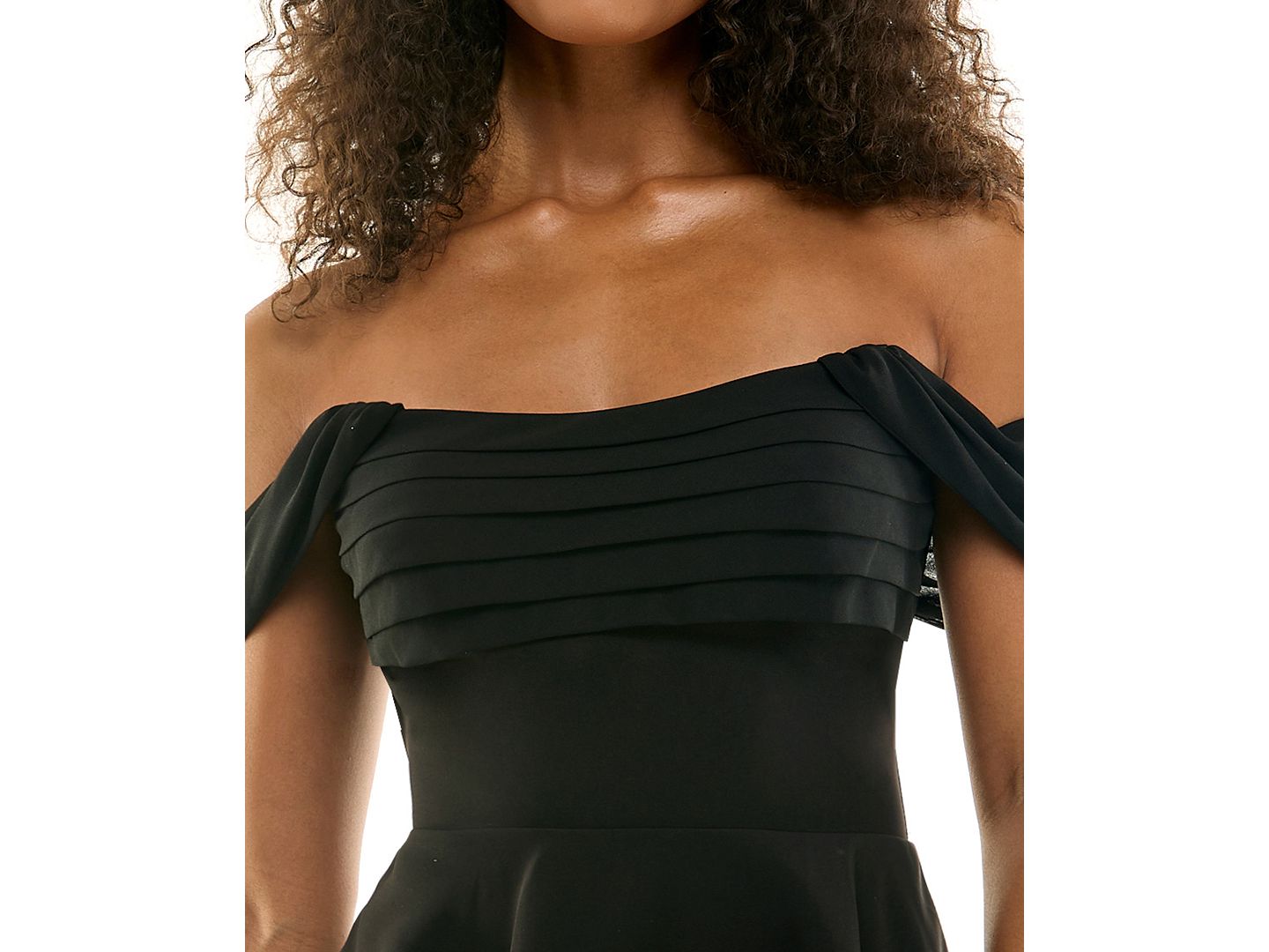 Женское платье City Studios Juniors' Off-the-Shoulder Pleated Bust Chiffon Skater, цвет: Чёрный — фото 6