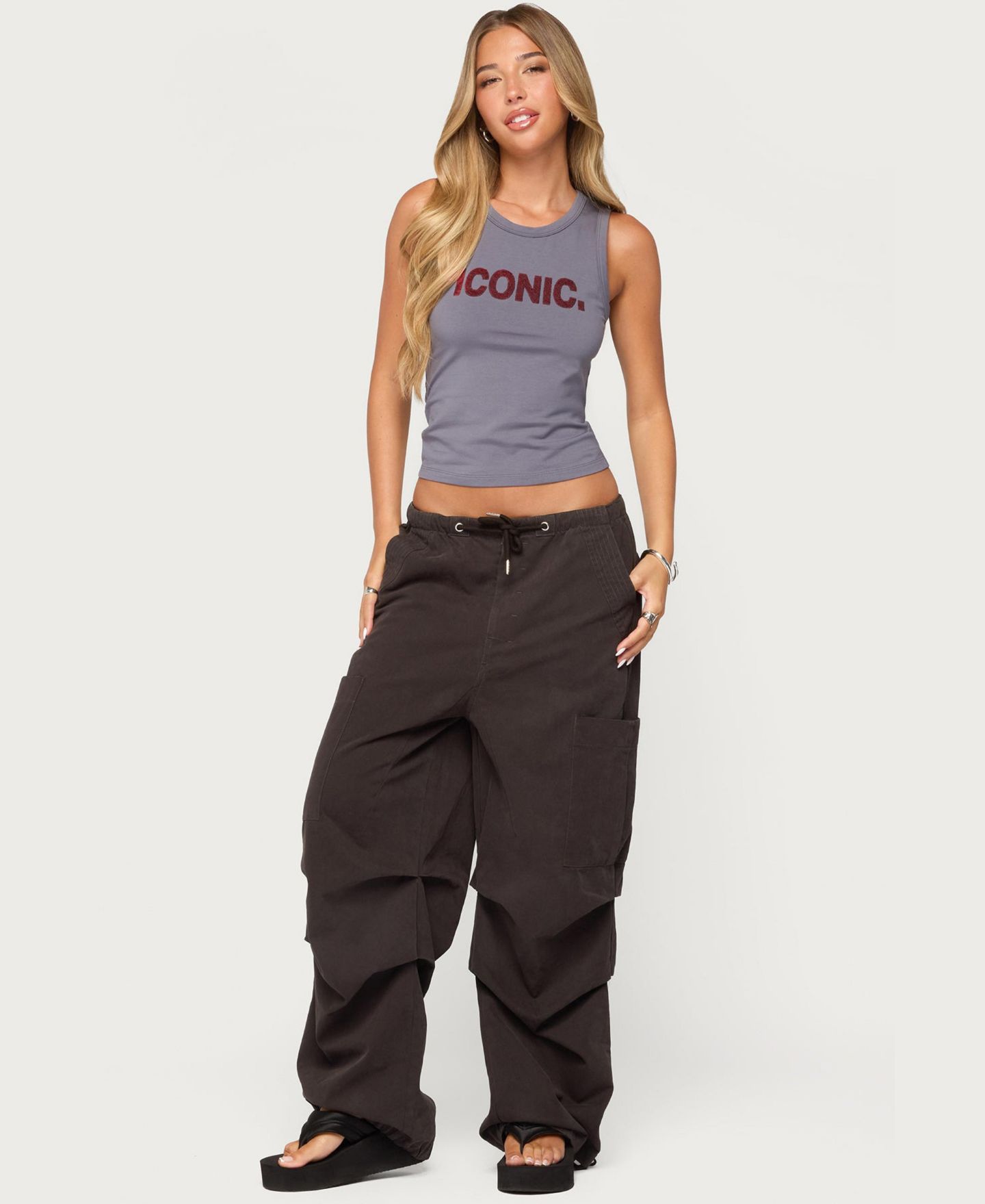 Женский топ Edikted Iconic Girl Scoop Neck Sleeveless Cotton-Blend, цвет: Серый — фото 3