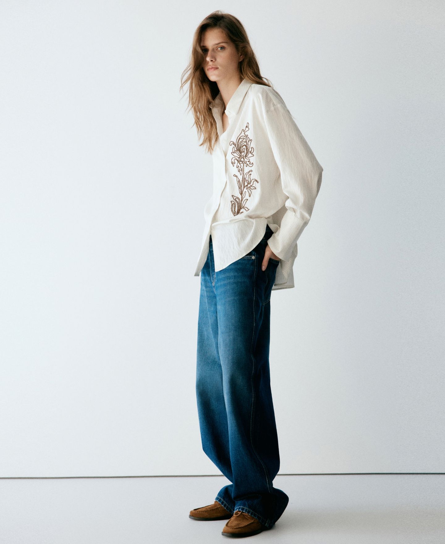 Женская рубашка Mango Flower-Embroidered Striped, цвет: Молочный белый — фото 2